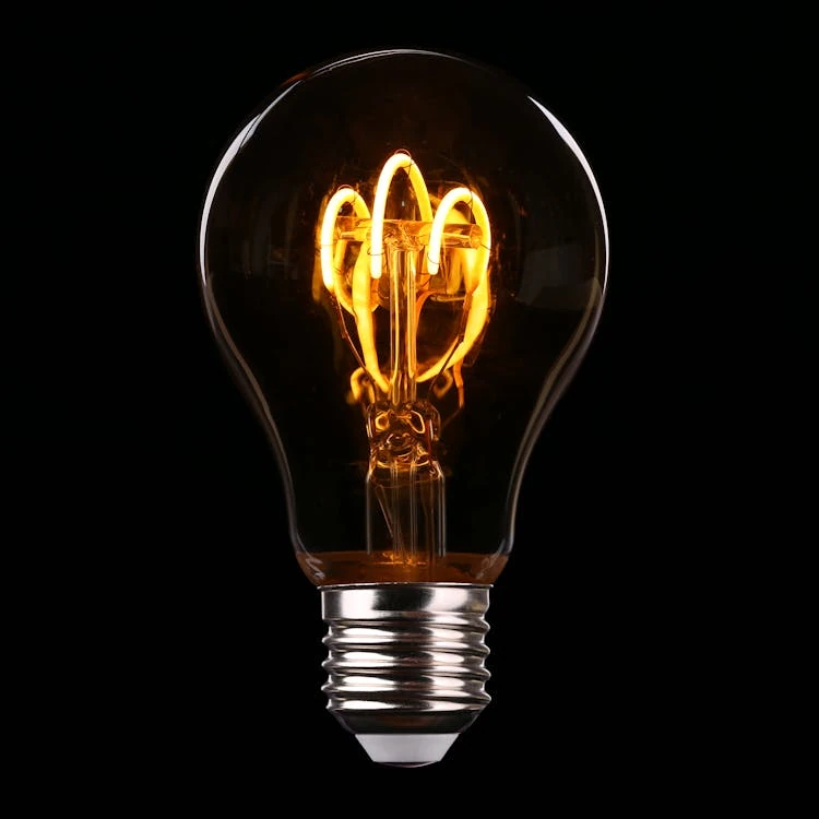 LED vs tradicinis apšvietimas: kuo skiriasi ir ką rinktis?