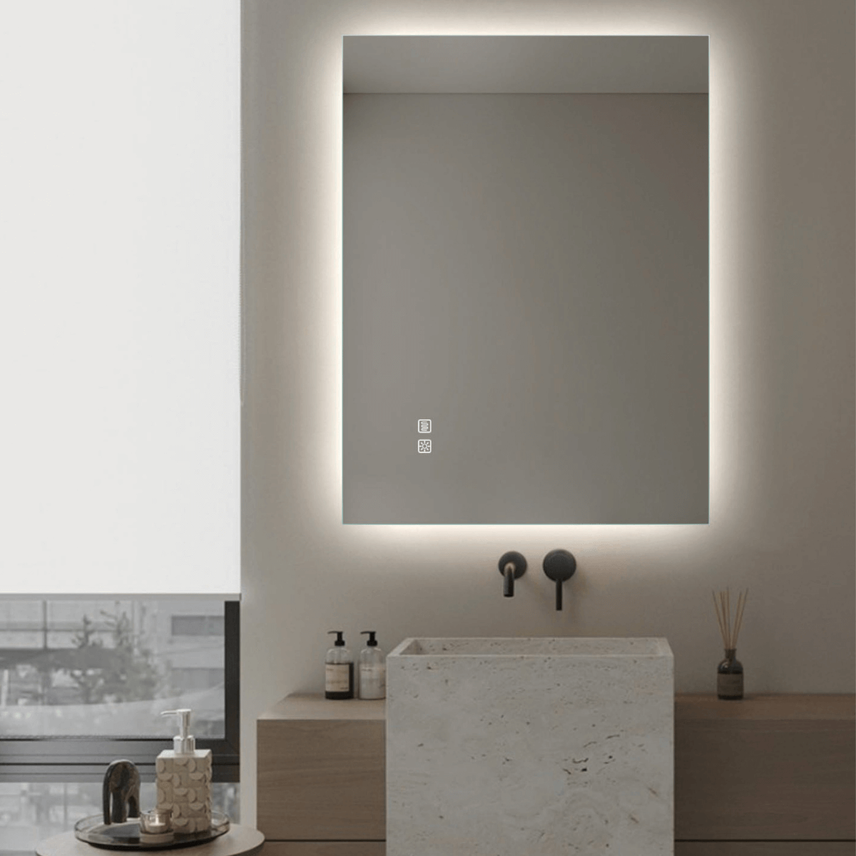 LED veidrodis 60×80 cm – stačiakampis, be rėmo, su antirasojimo funkcija