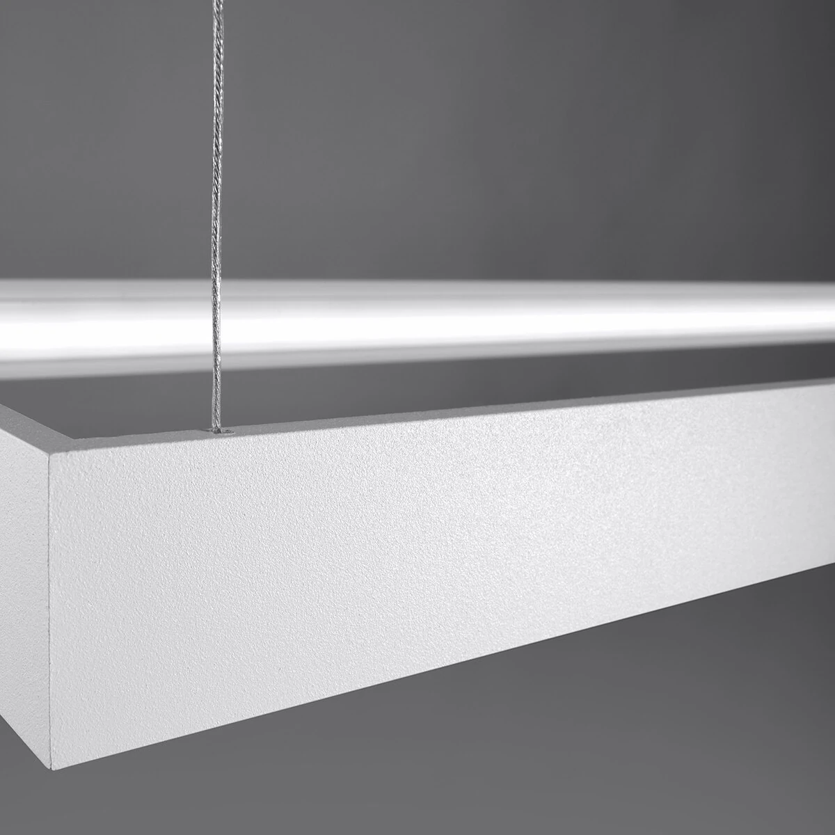 Pakabinamas šviestuvas 100 cm / 40W – linijinis, baltas, CRI98
