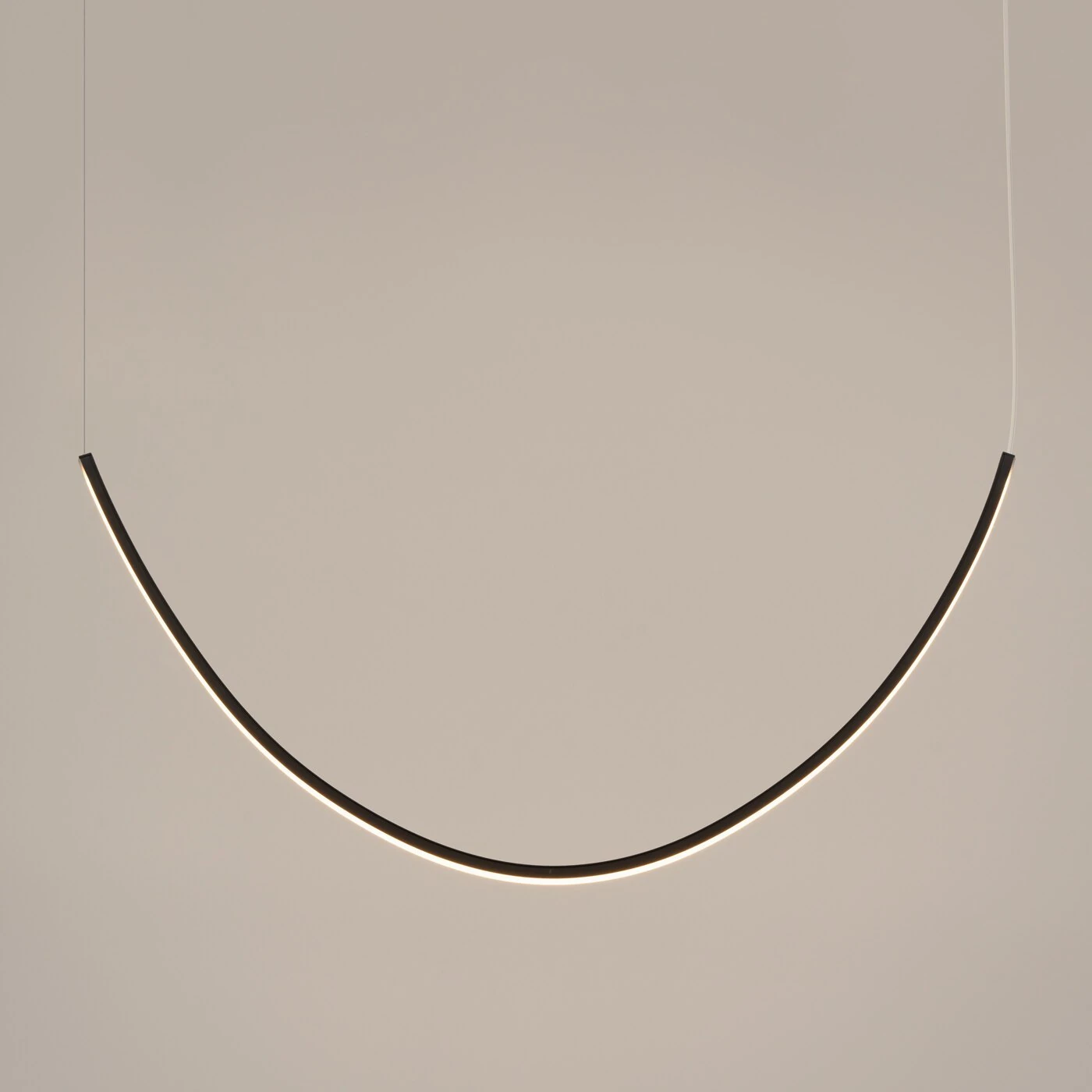 LED pendant 15W – curved line, black, warm 3000K