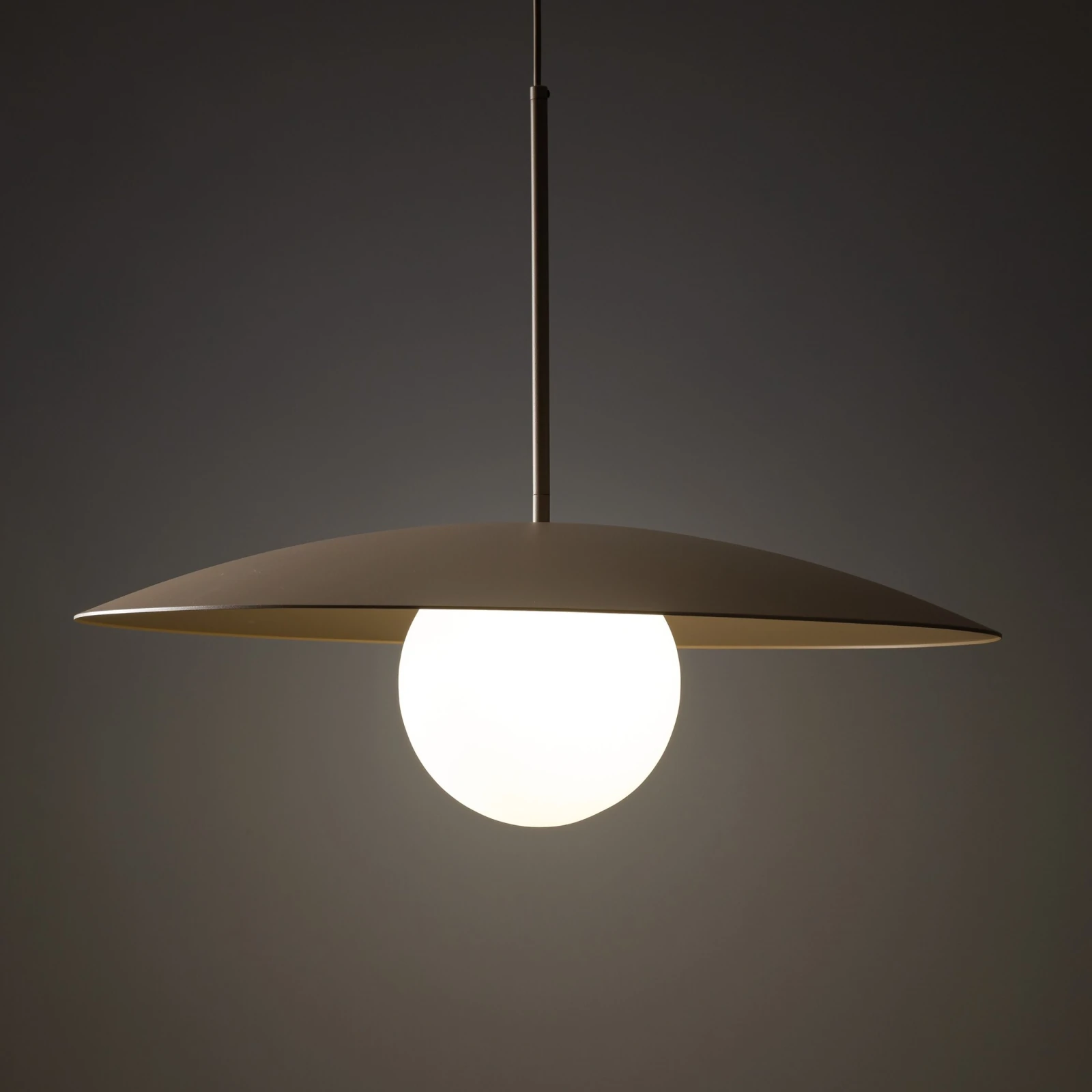 Ceiling light SLATE 15 W – sphere, beige, milky glass