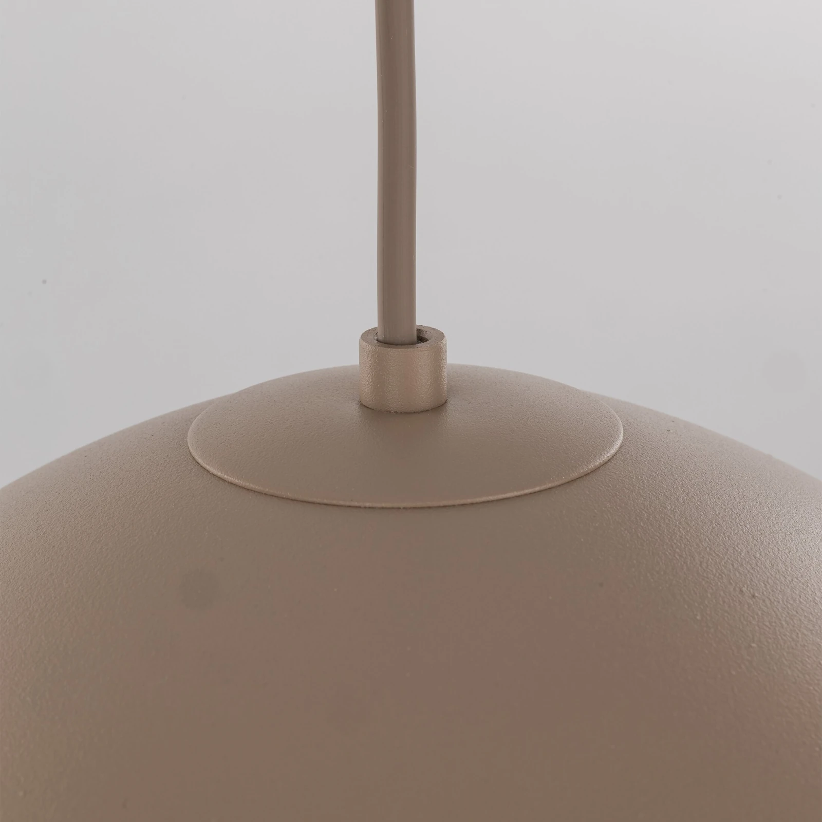 FARO pendant light – beige metal shade, classic form