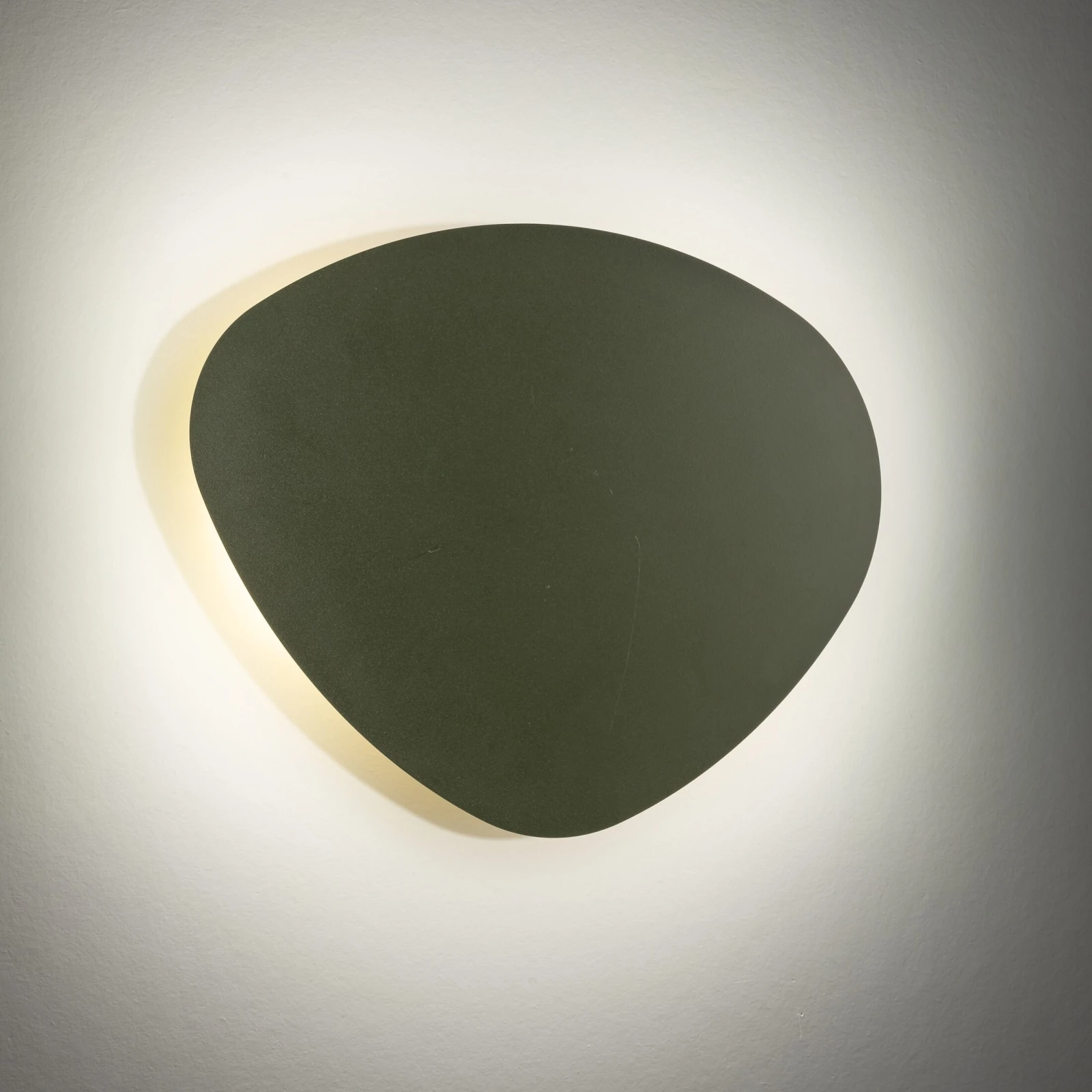 STONE 2 wall light – green, natural stone-inspired form