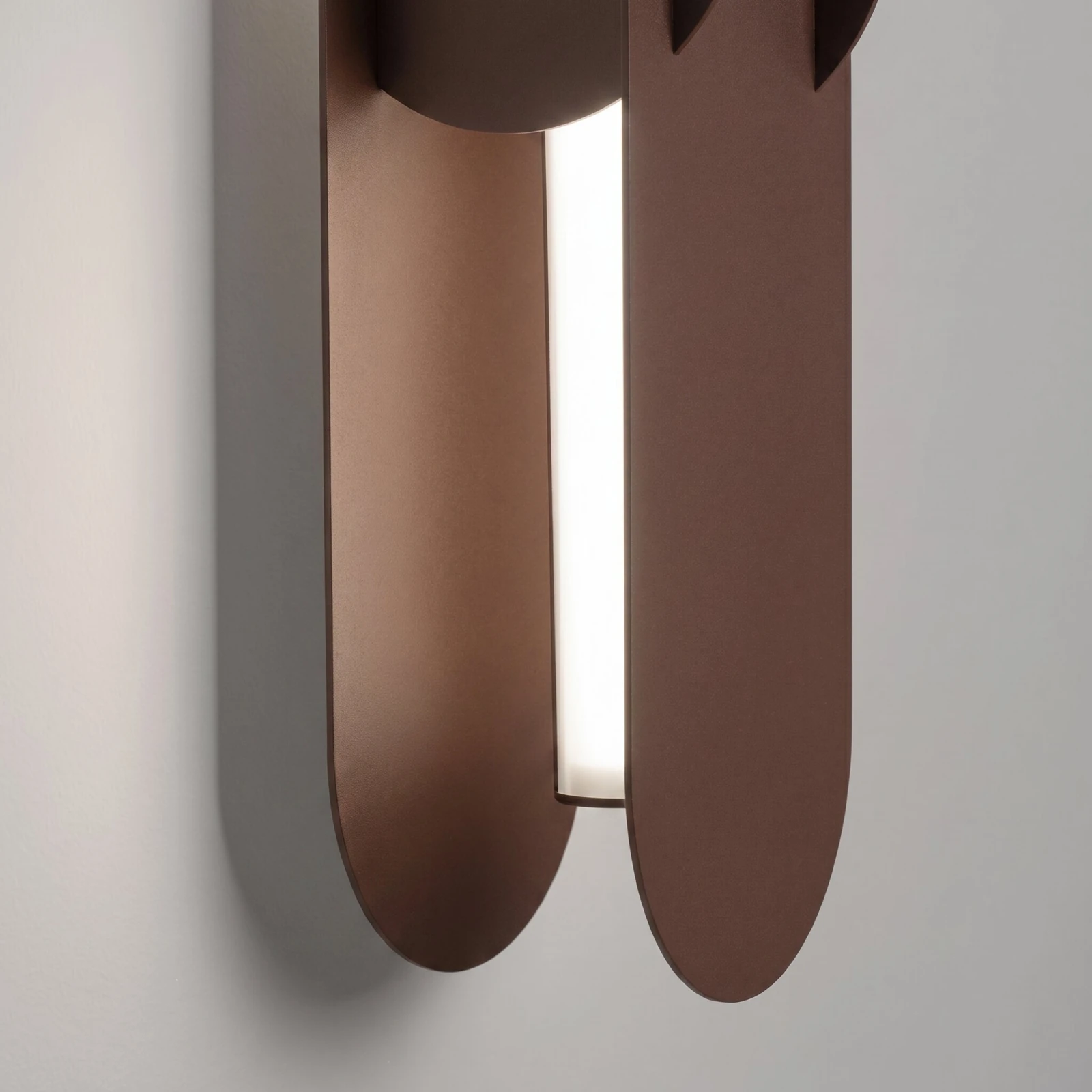 Wall lamp 91 cm – linear, brown, DALI dimmable
