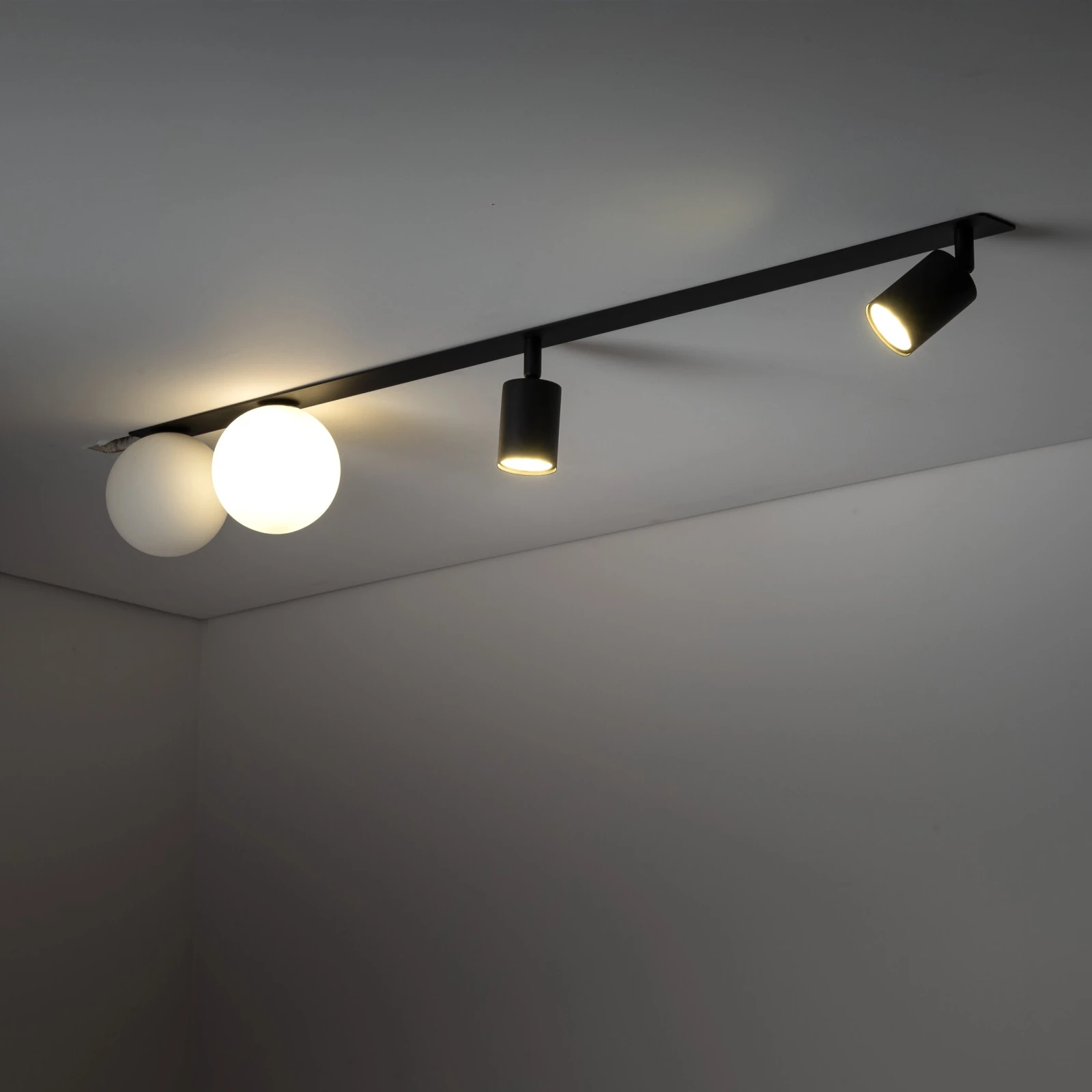 Ceiling light 4xGU10/G9 – linear, black and white, 102 cm