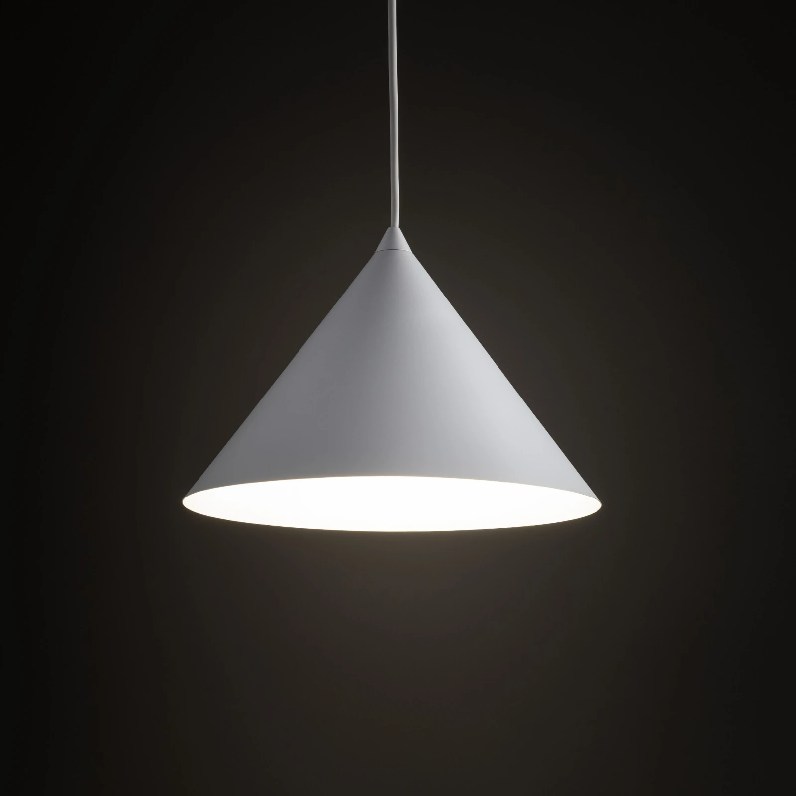 CONO M pendant light – cone shape, white, E27