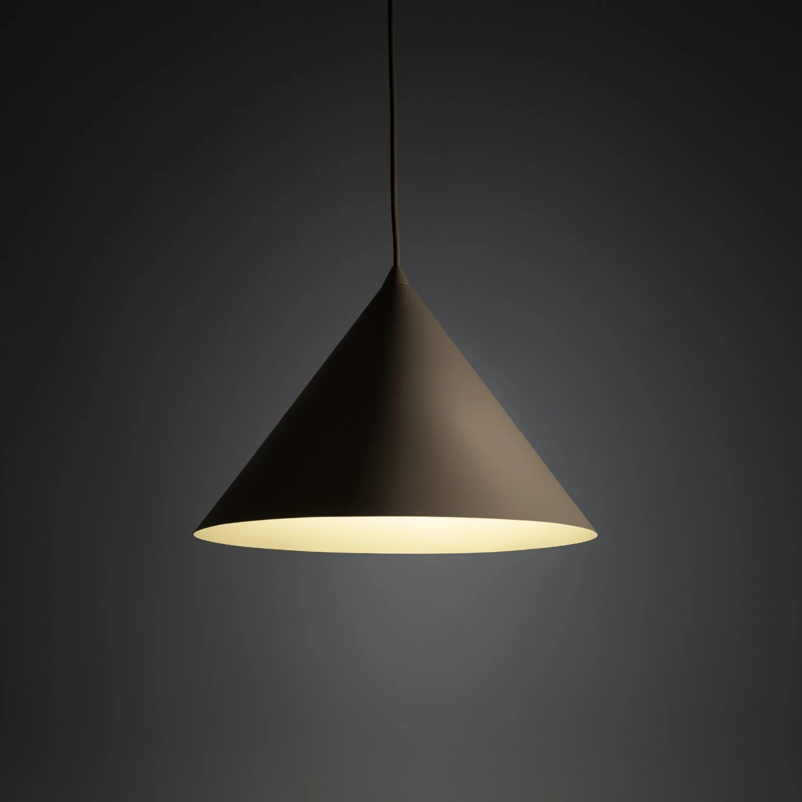 Pendant light L – cone shape, beige, E27