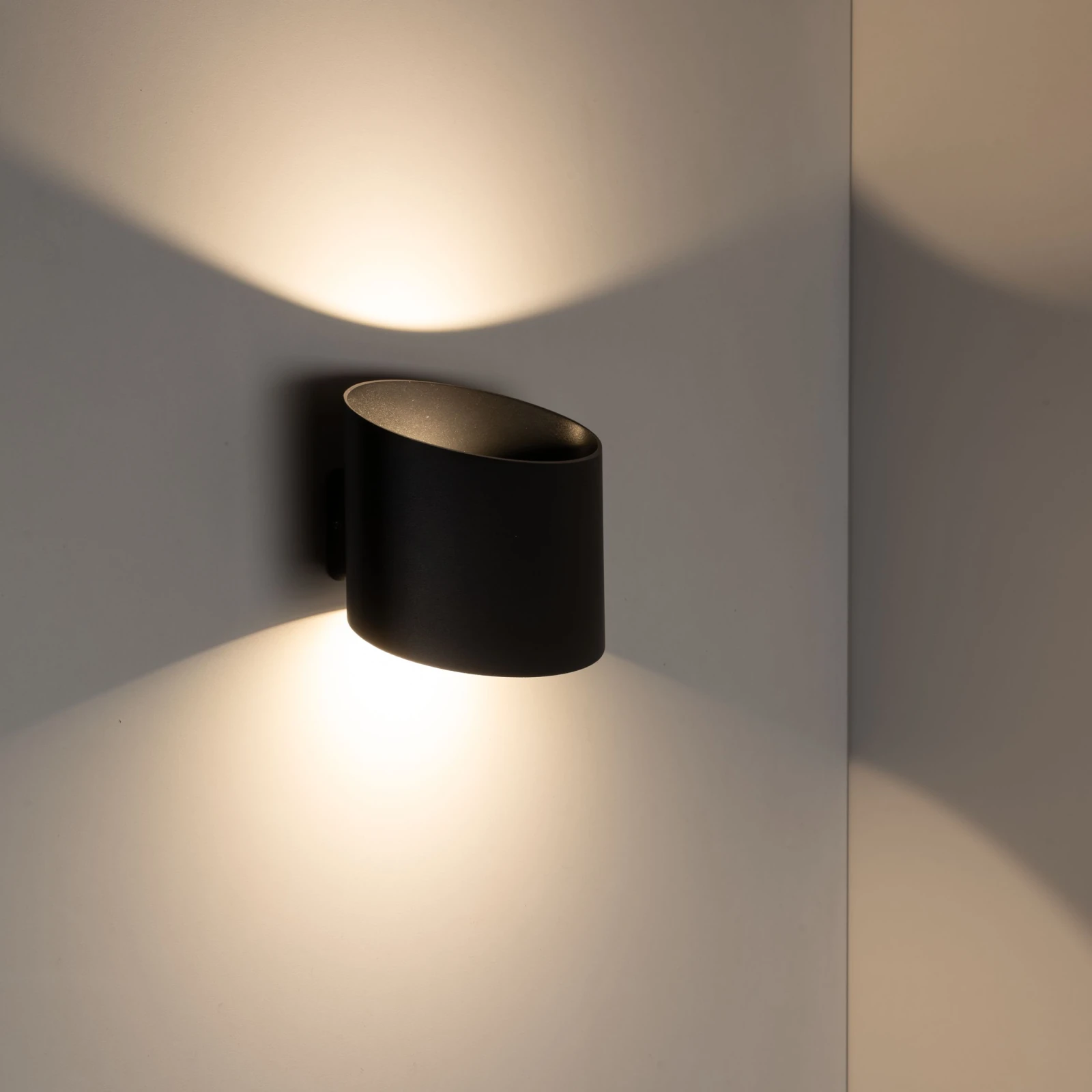 VERTO sieninis LED šviestuvas, 5 W, juodas, IP54