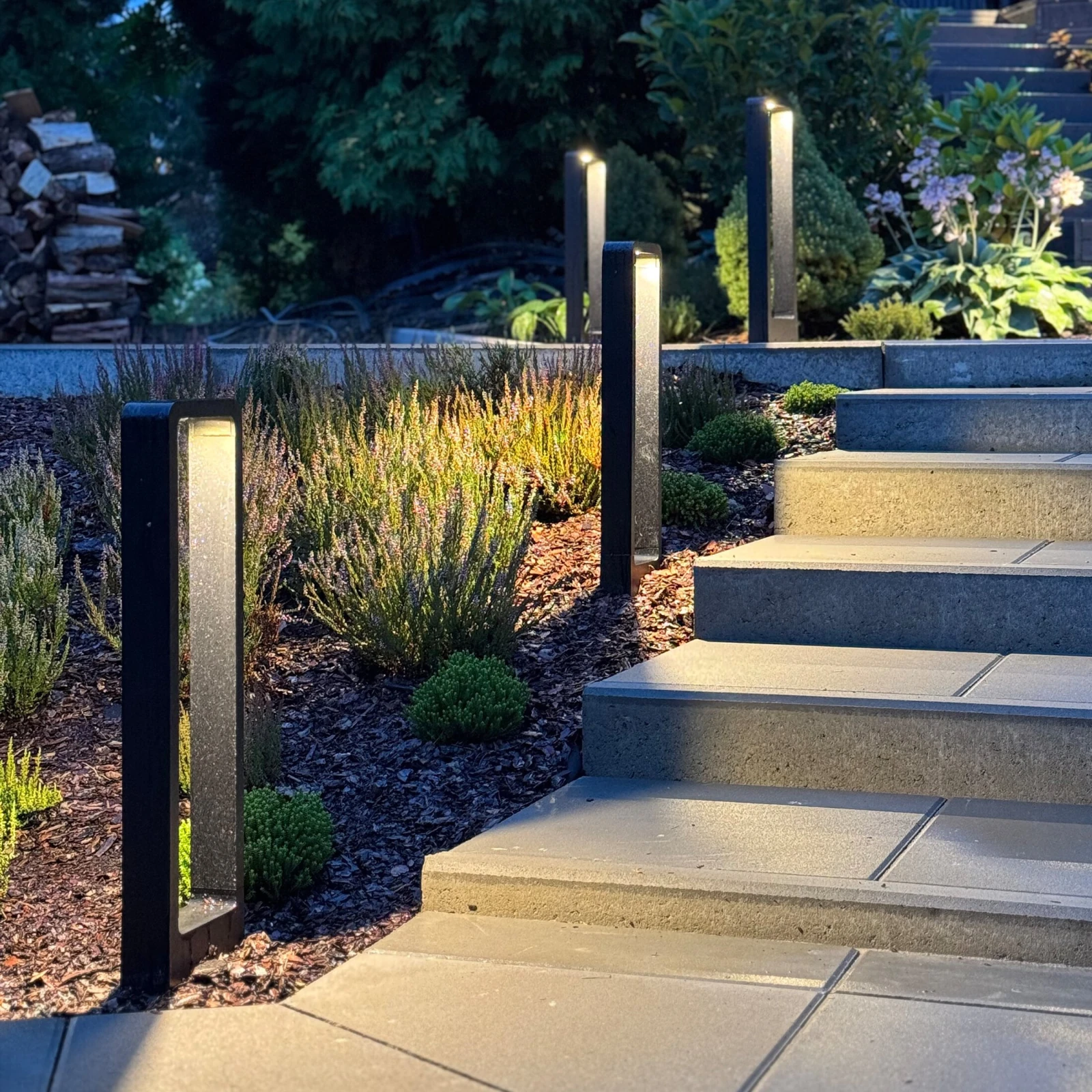 Outdoor floor lamp 10 W – black, IP54, warm LED