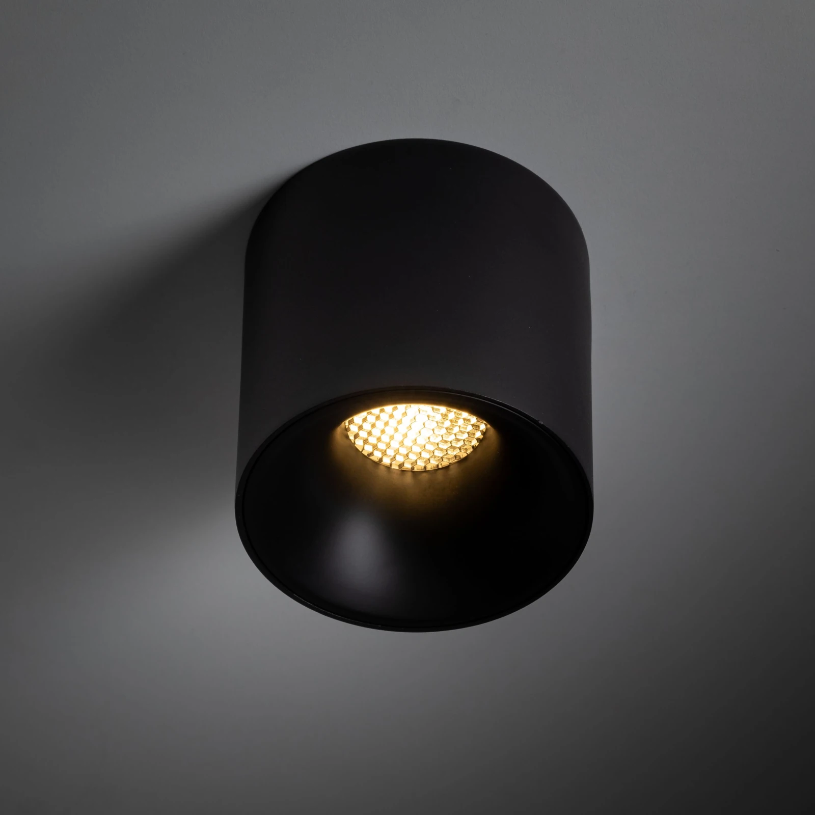 Blaze 18W ceiling light – round, black, CCT LED