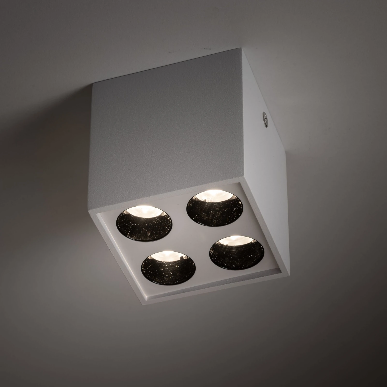 Recessed LED fixture 8W – round, white, directional