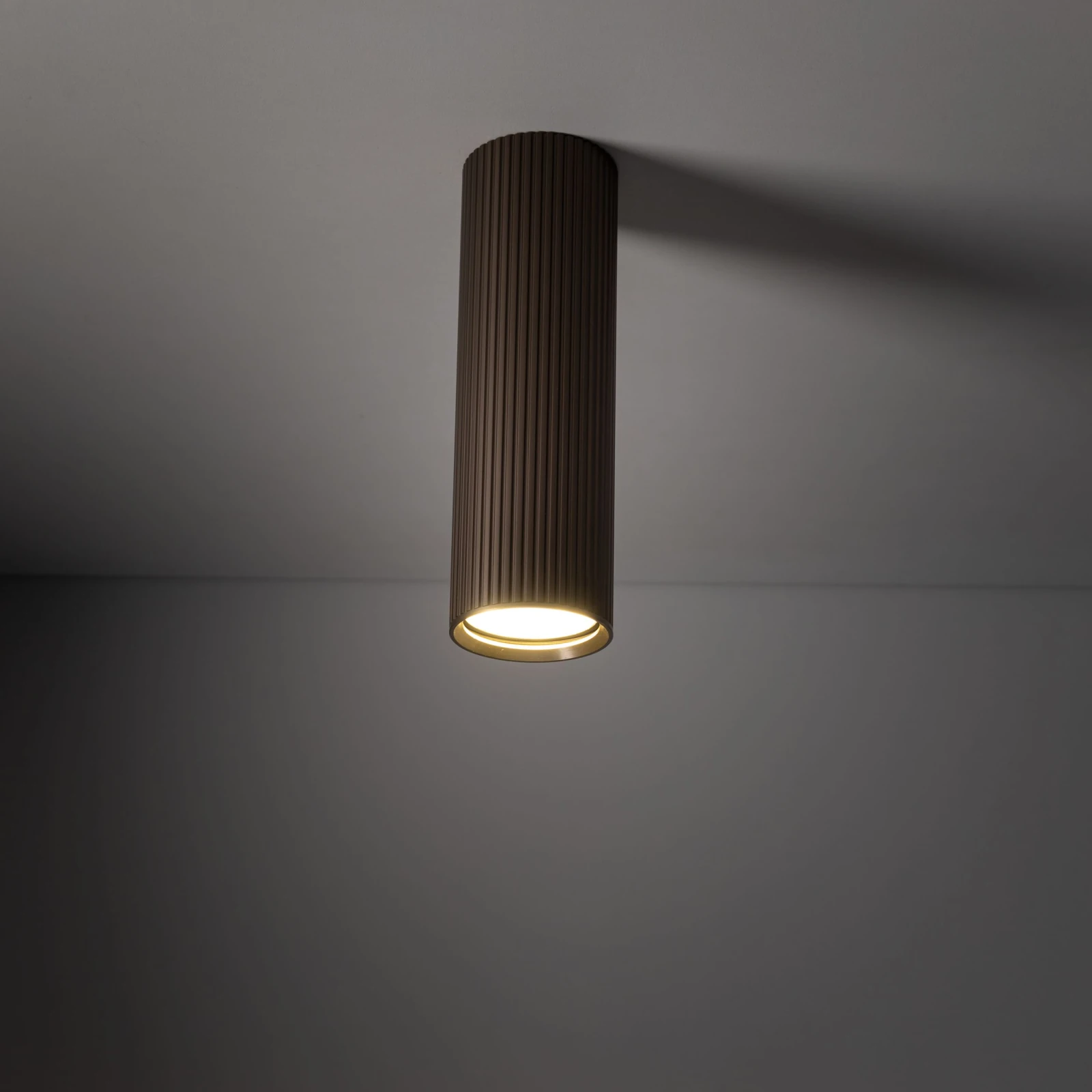 TUNE M ceiling light – cylindrical, brown, GU10