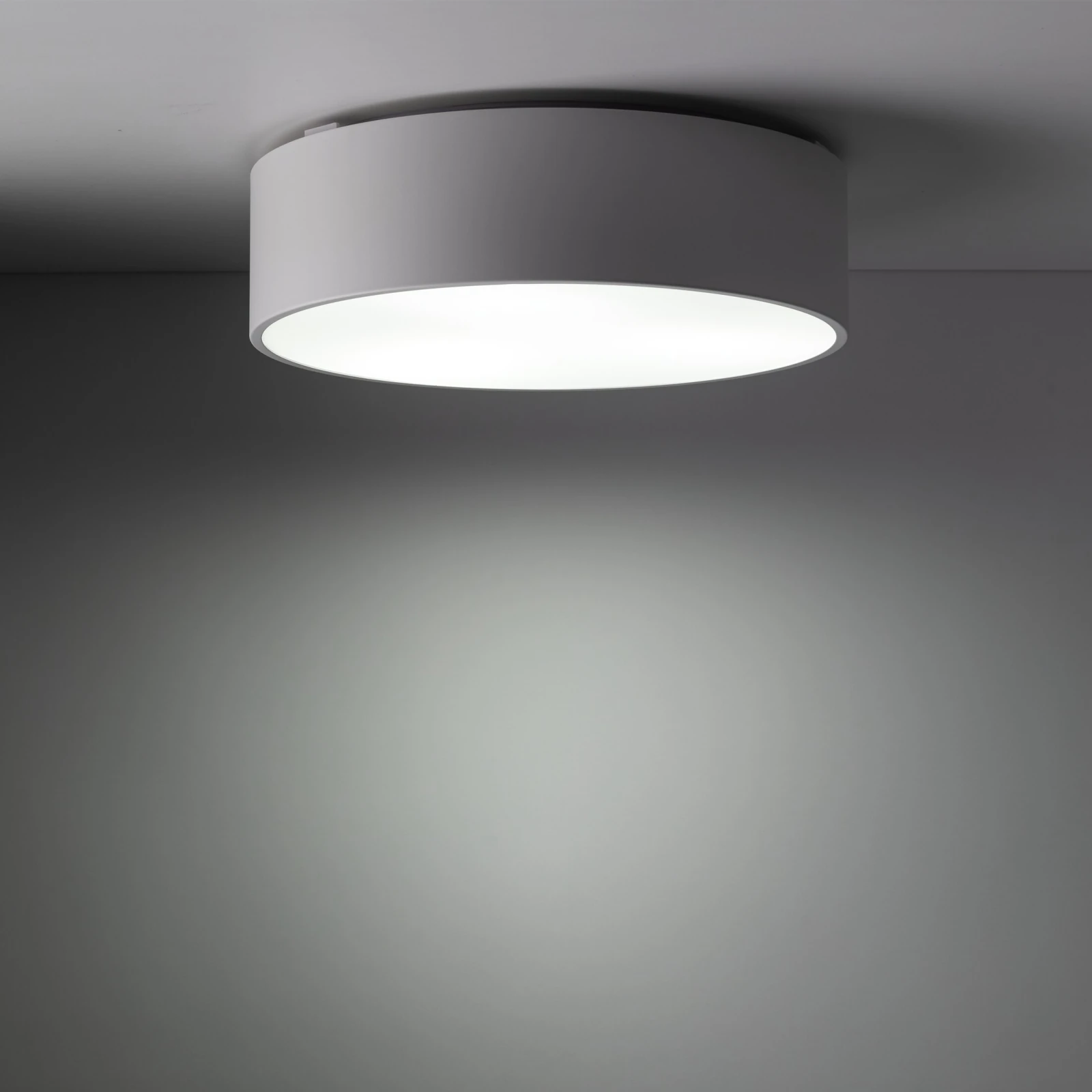 LIVO ceiling light 3 E27 – round, white, IP54