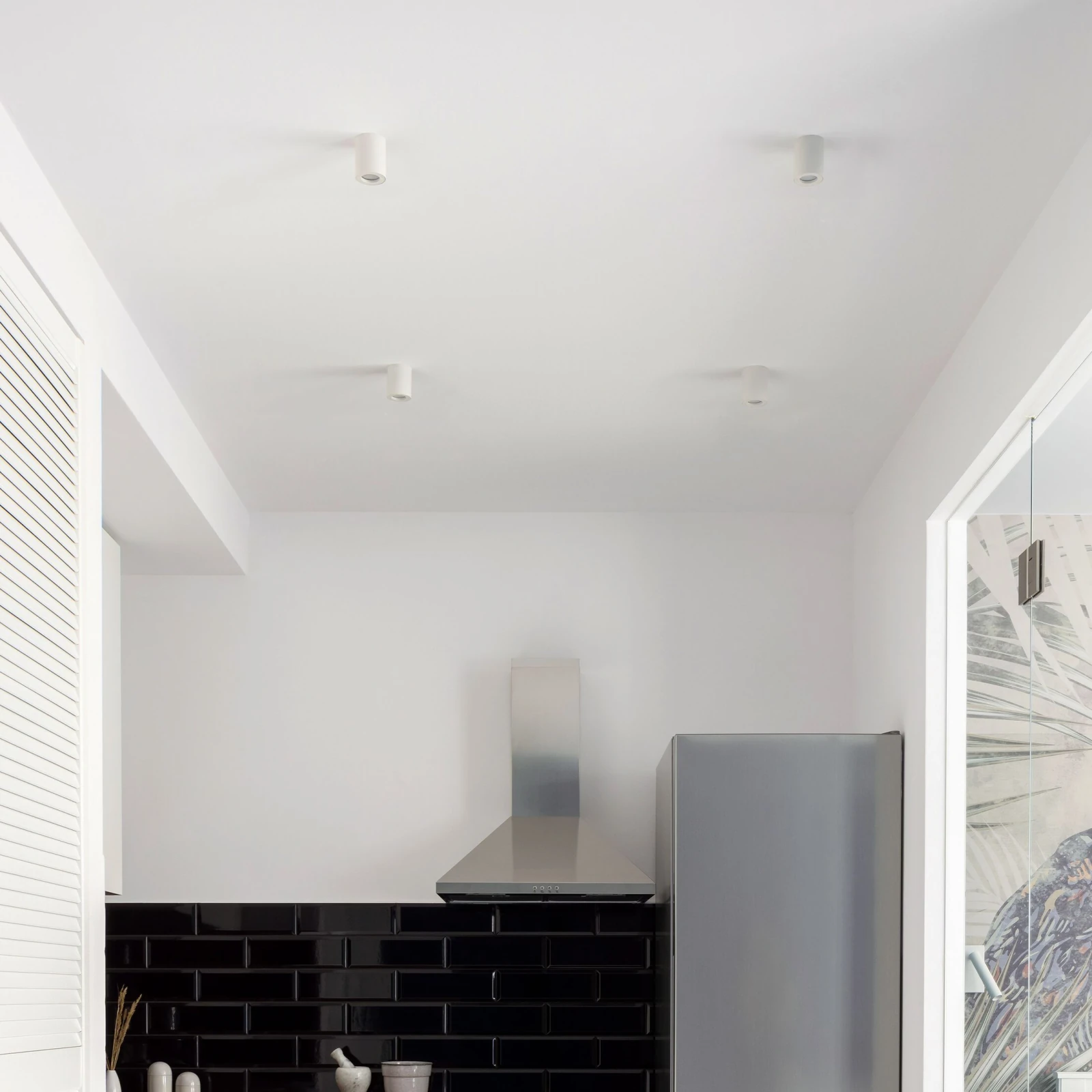 GU10 ceiling light – cylindrical white fixture, IP44