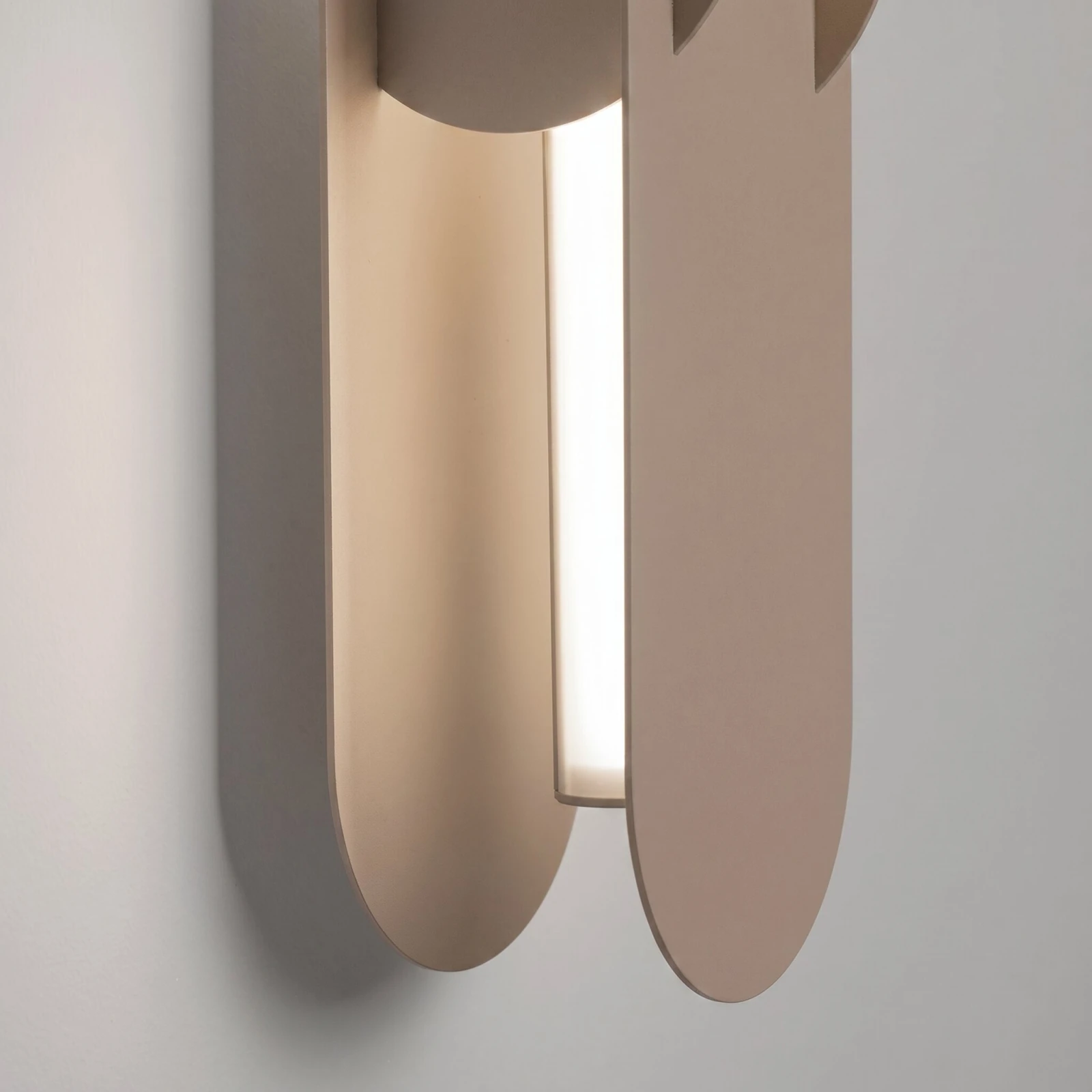 Wall lamp 91 cm – linear, taupe, DALI dimmable