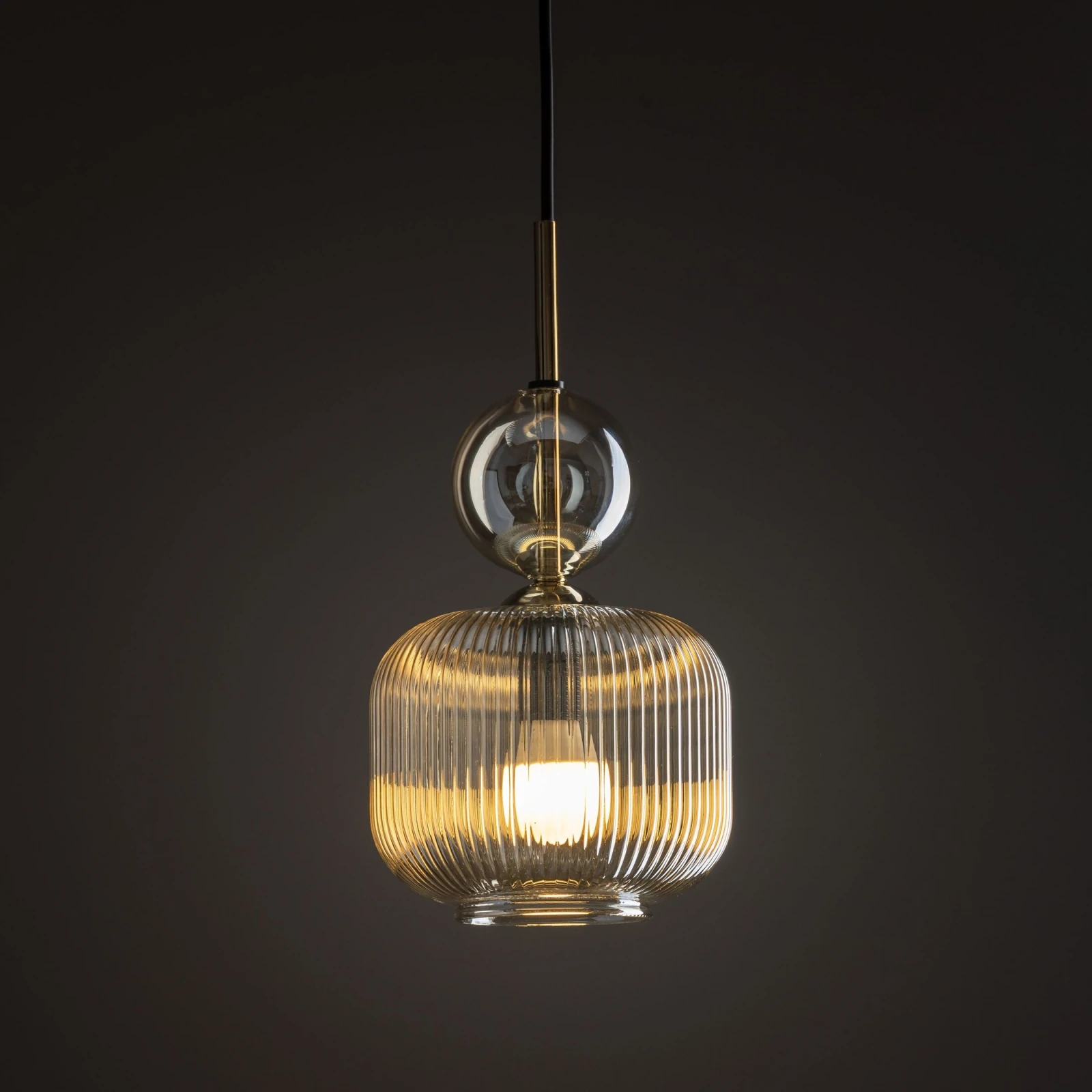 Pendant lamp 1xE14 – cognac glass, gold detail, black accent