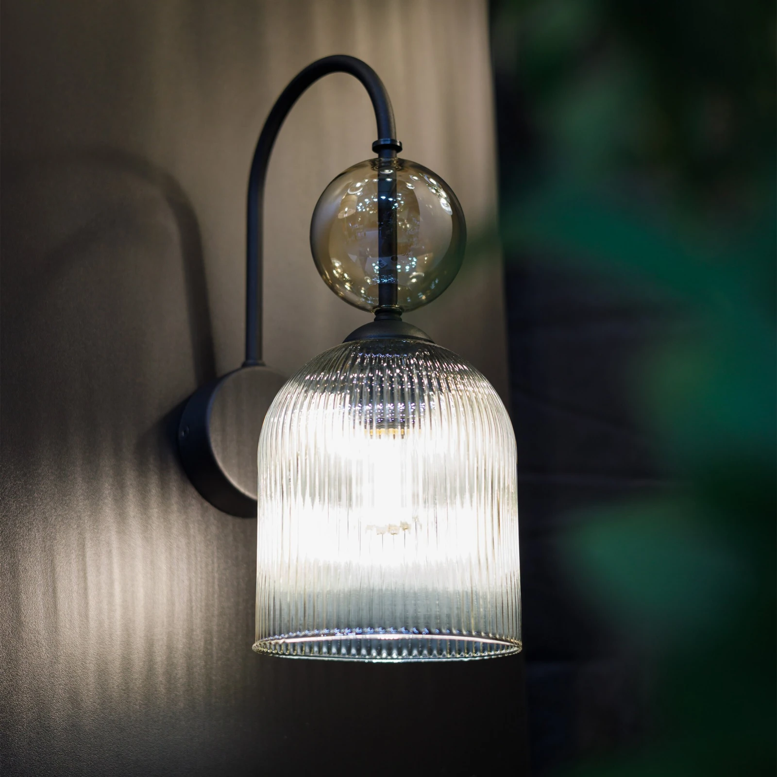 SOPHIA wall light – cognac ribbed glass, elegant accent
