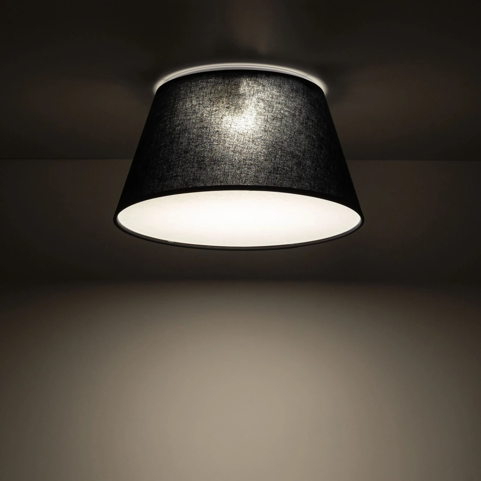 Ceiling light 2xE27 – trapeze shade, black, magnetic assembly