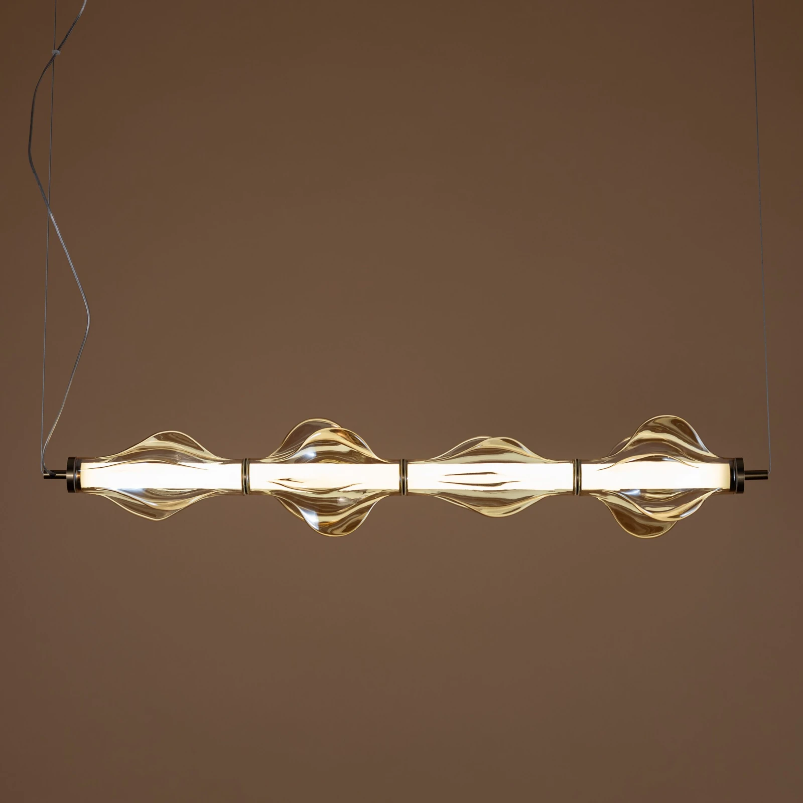 ELVA horizontalus pakabinamas LED šviestuvas 30 W, žalvario spalvos