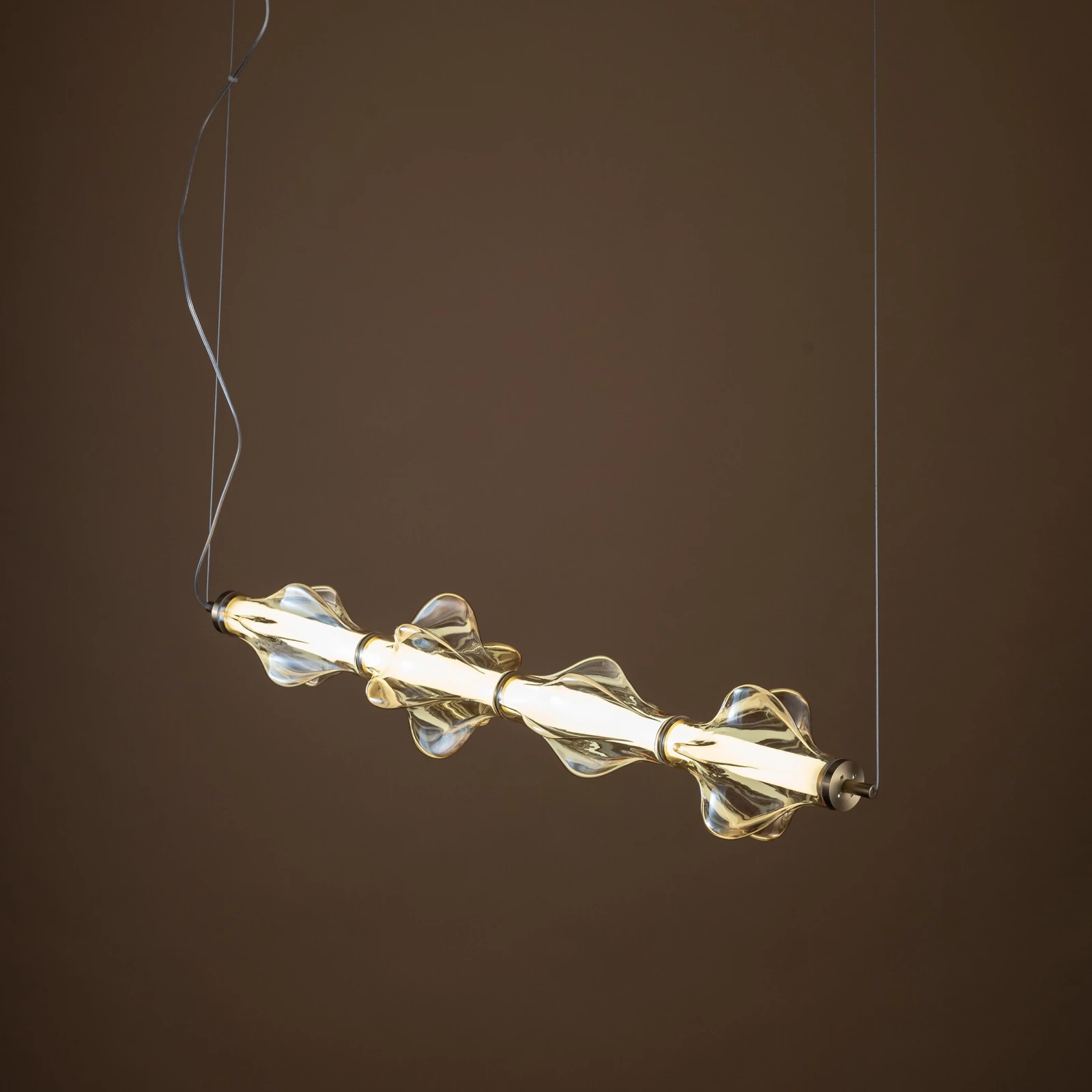 ELVA horizontalus pakabinamas LED šviestuvas 30 W, žalvario spalvos