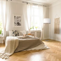 VELLUM grindų šviestuvas su smėlio spalvos tekstūriniu gaubtu - Nuotrauka 1