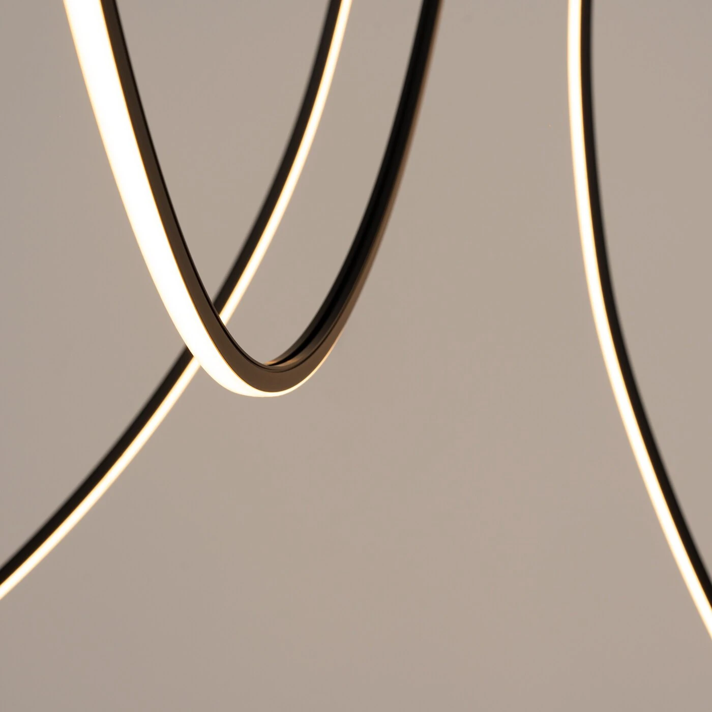 LED pendant light 47W – curved arcs, black, 3000K