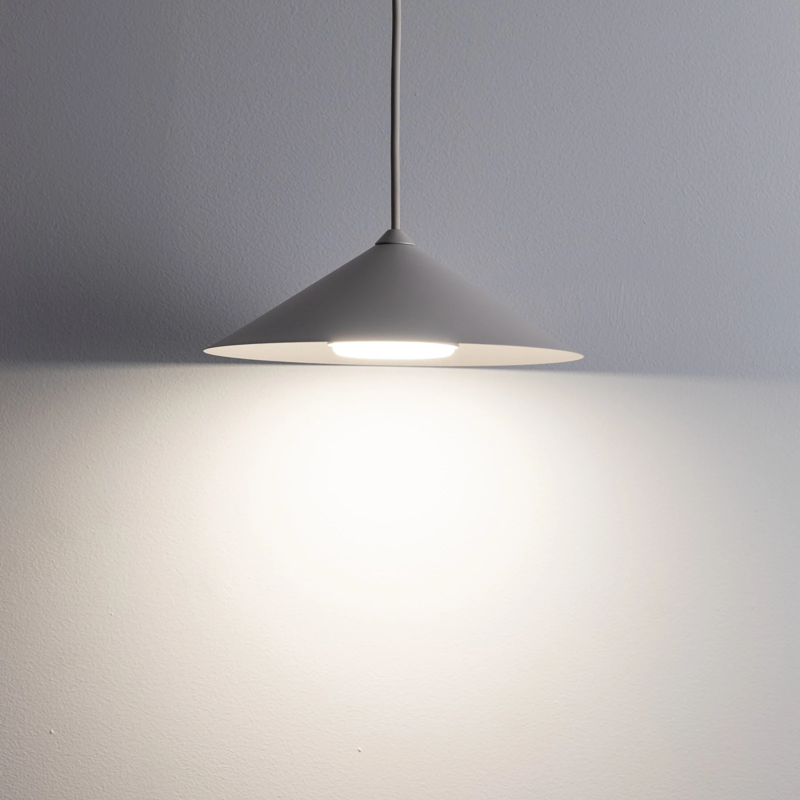 Pendant light 11 W – cone shape, cashmere grey, GX53