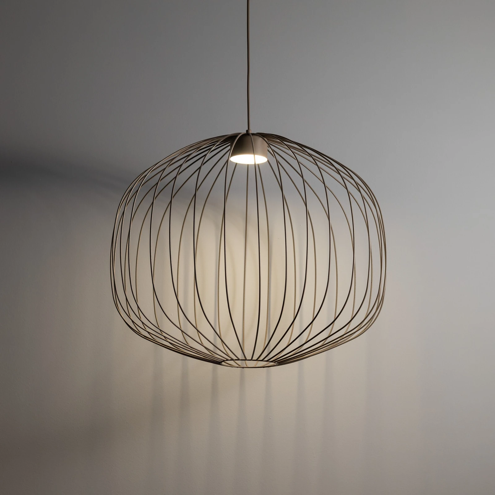 Pakabinamas šviestuvas SPHERA M, smėlio, GX53, 11 W
