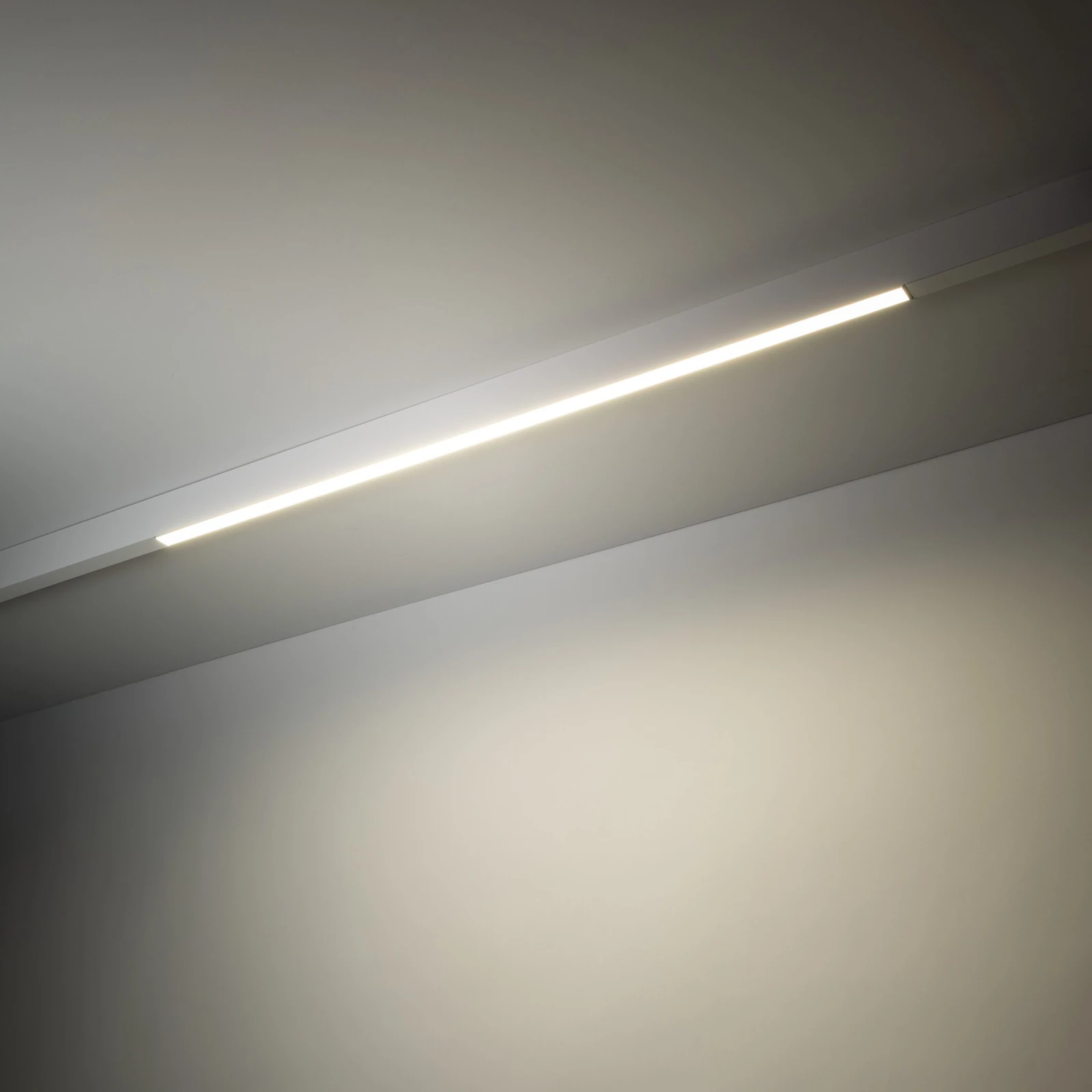 Magnetic LED fixture 36 W – linear, white, 4000 K
