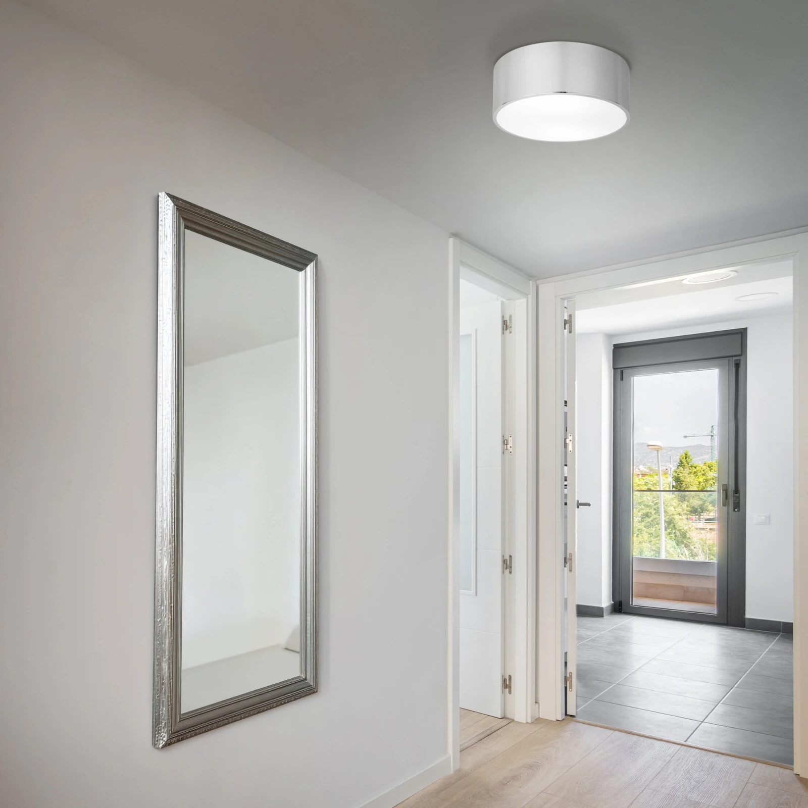 LIVO ceiling fixture – round, chrome, 2 x E27, IP54