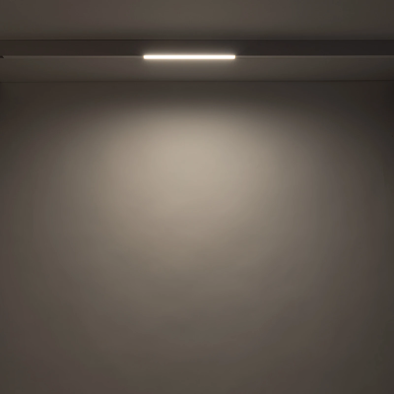 Magnetic track LED light 12W – linear, white, CCT