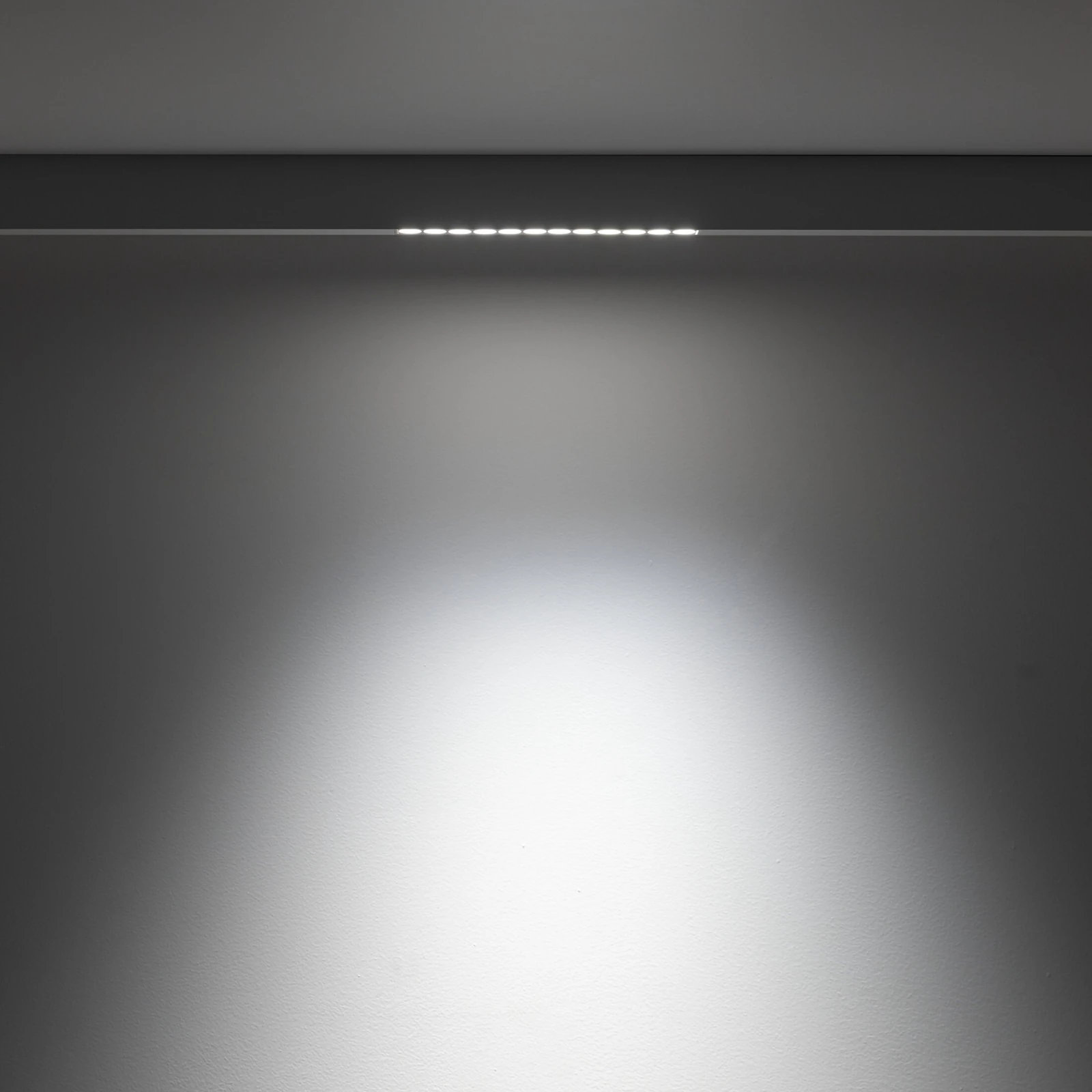 MAGNETIC EASY POINTS LED šviestuvas 12 W, baltas, CCT