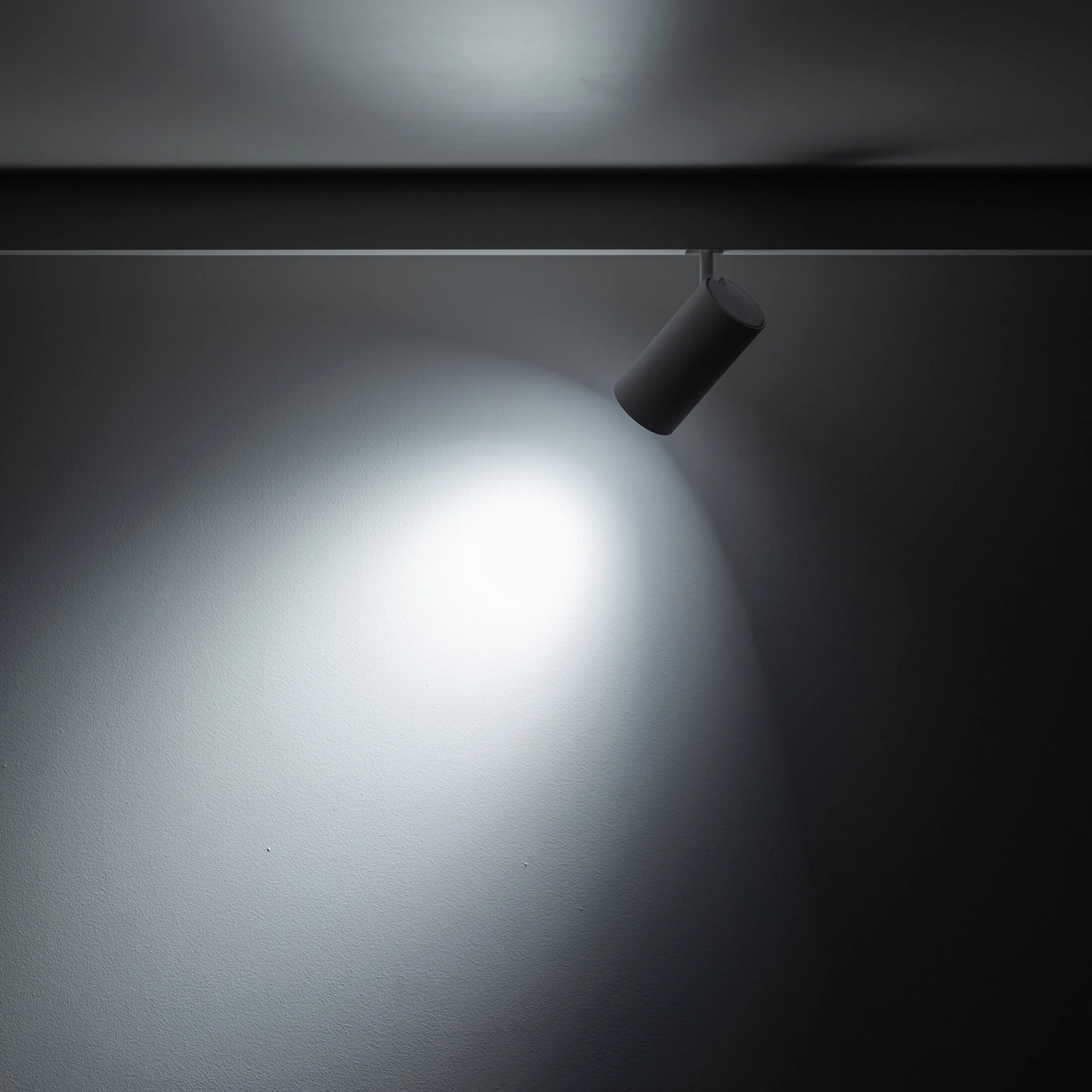 Magnetic track LED light 12 W – white, CCT