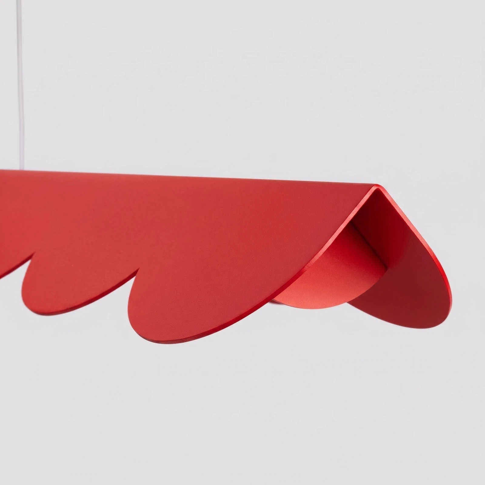 Pakabinamas LED šviestuvas 98,5 cm – banguotas, raudonas, CRI98
