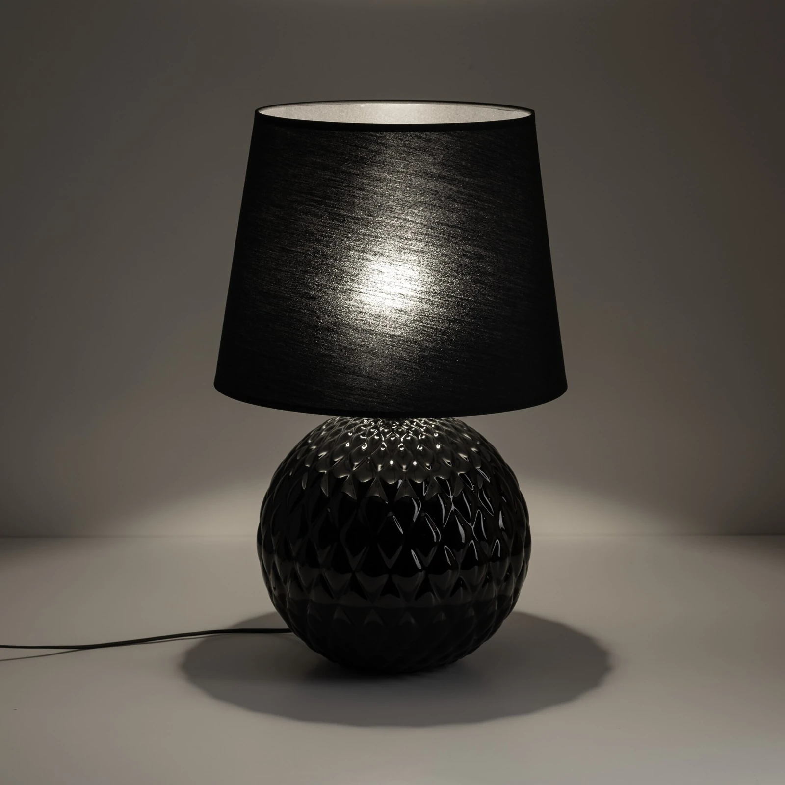 SANTANA 15 W table lamp – classic, black, E27 socket