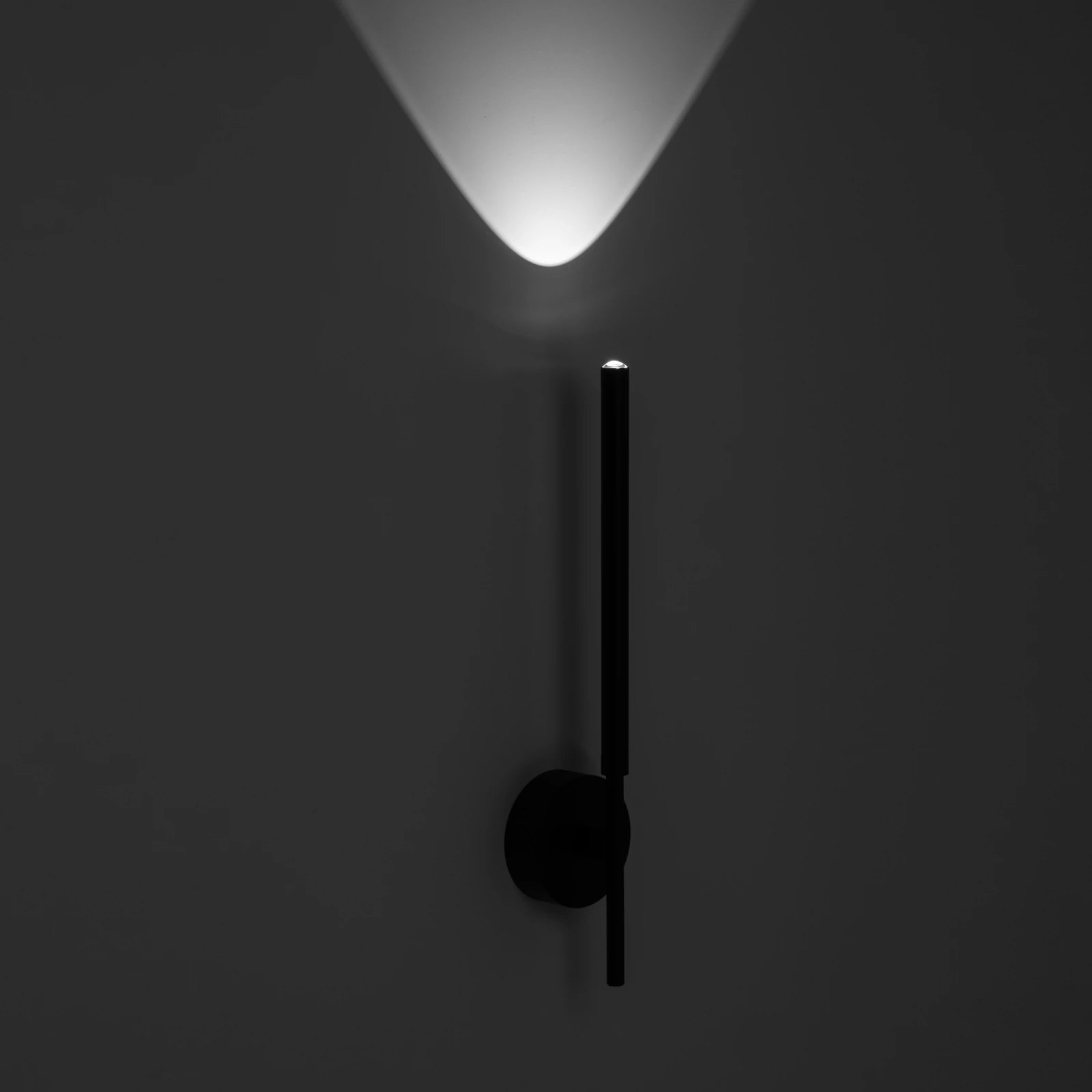 FOCUS LED sieninis šviestuvas, juodas