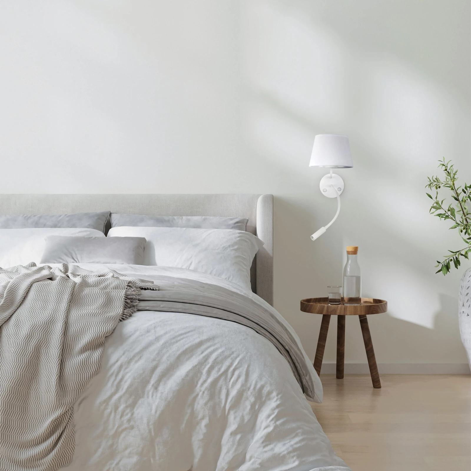 MAJA 15 W + 8 W wall light – round, white, USB and reading light