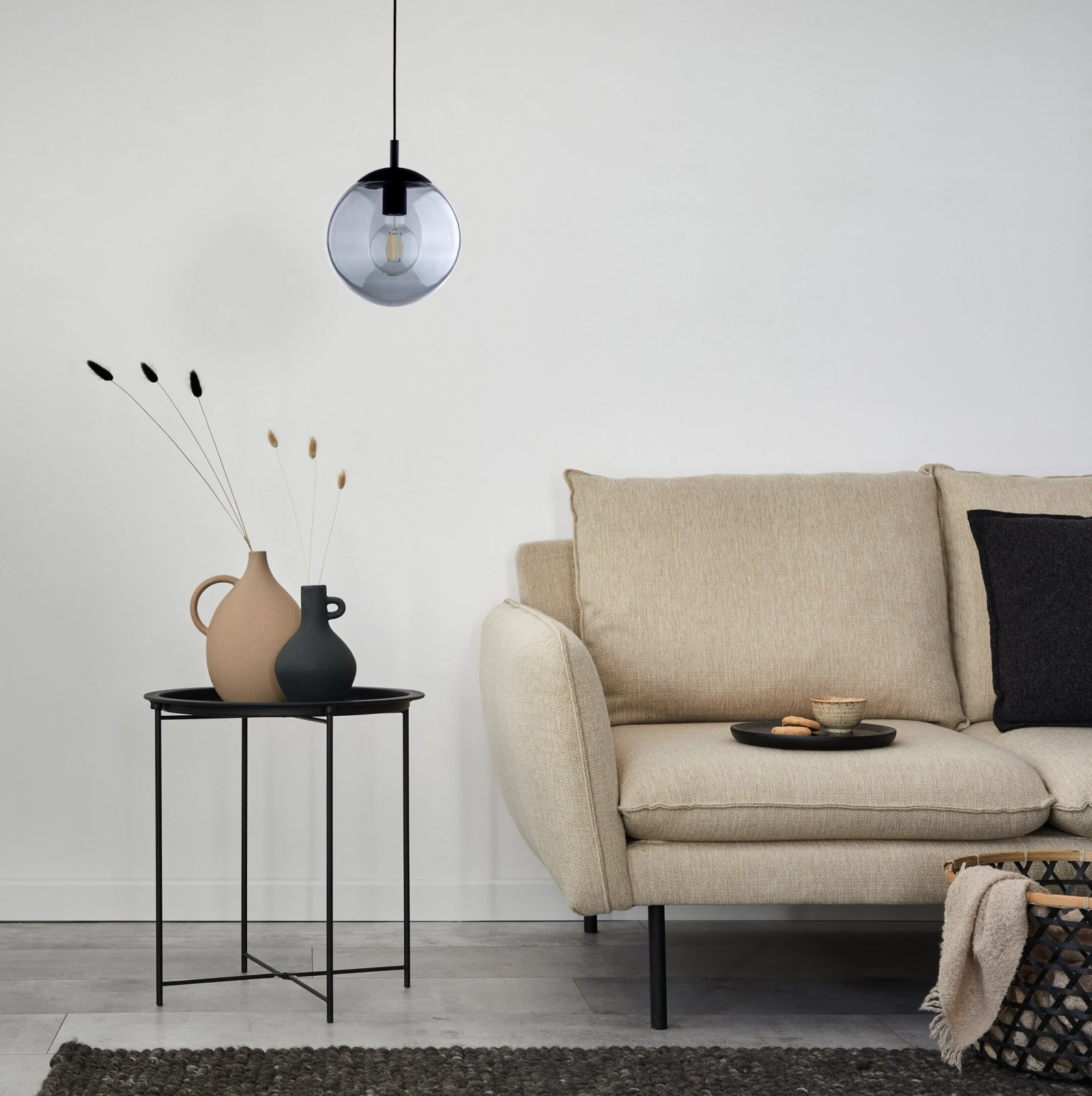 ESME 25 cm pendant light – graphite glass globe, E27