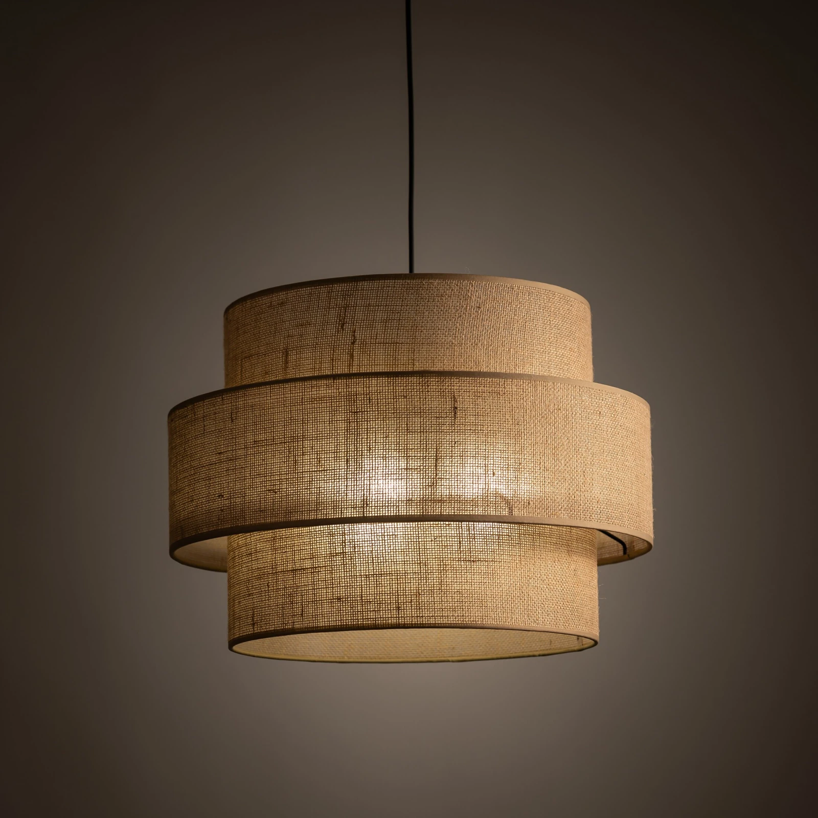 Pakabinamas šviestuvas 3xE27, 50 cm, smėlio spalvos gaubtai