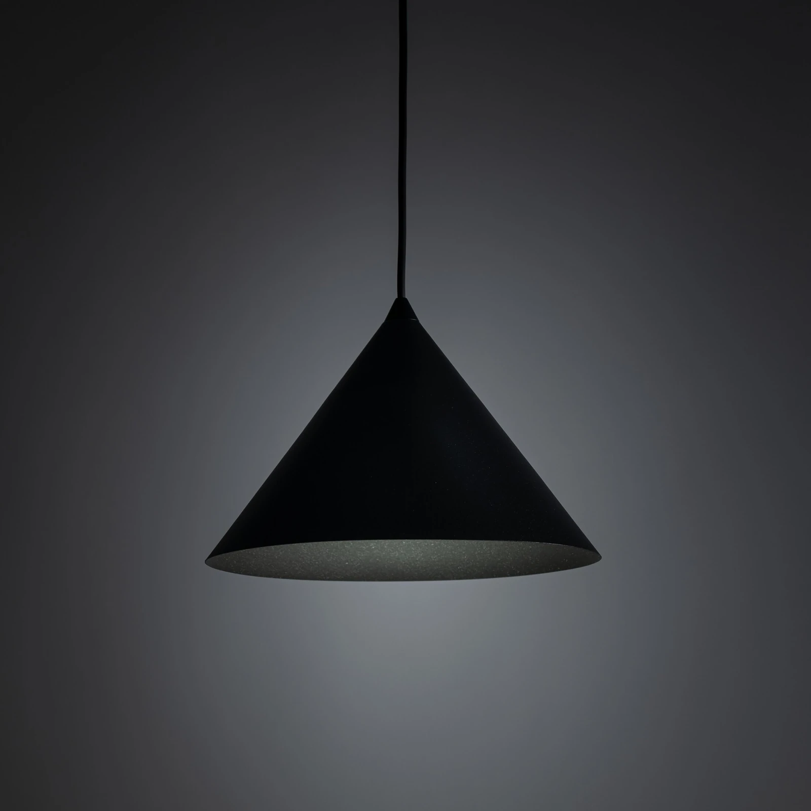 Pendant Light CONO M – cone shape, black, E27