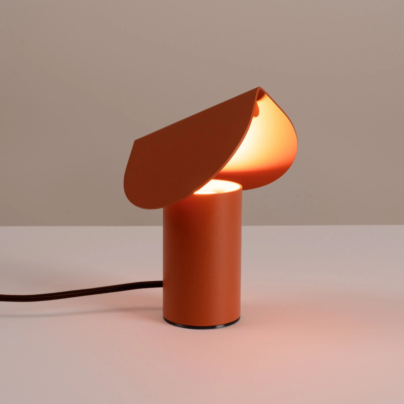Stalinis šviestuvas 6,3W – apvalus gaubtas, raudona, LED