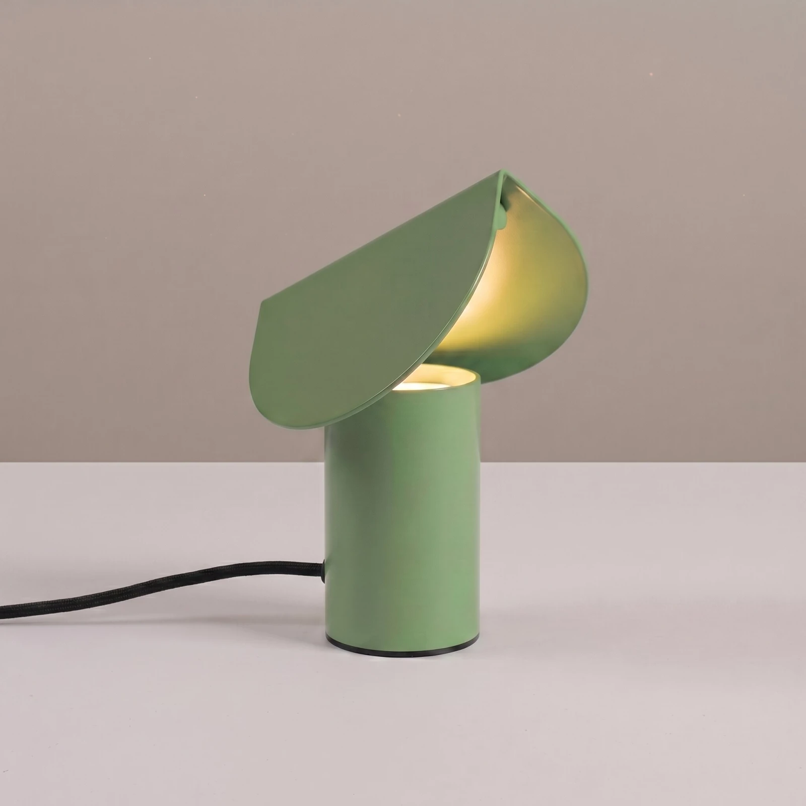 Stalinis LED šviestuvas 6,3W – lapo formos, šalavijo spalvos, šilta šviesa