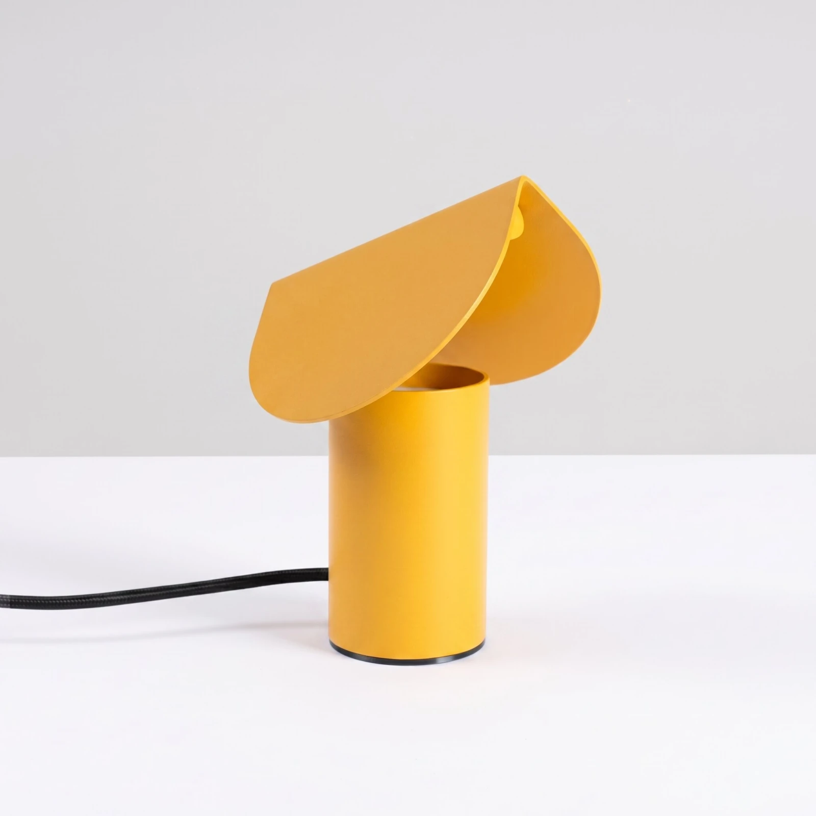 Table lamp 6.3W – cylindrical, yellow, warm LED
