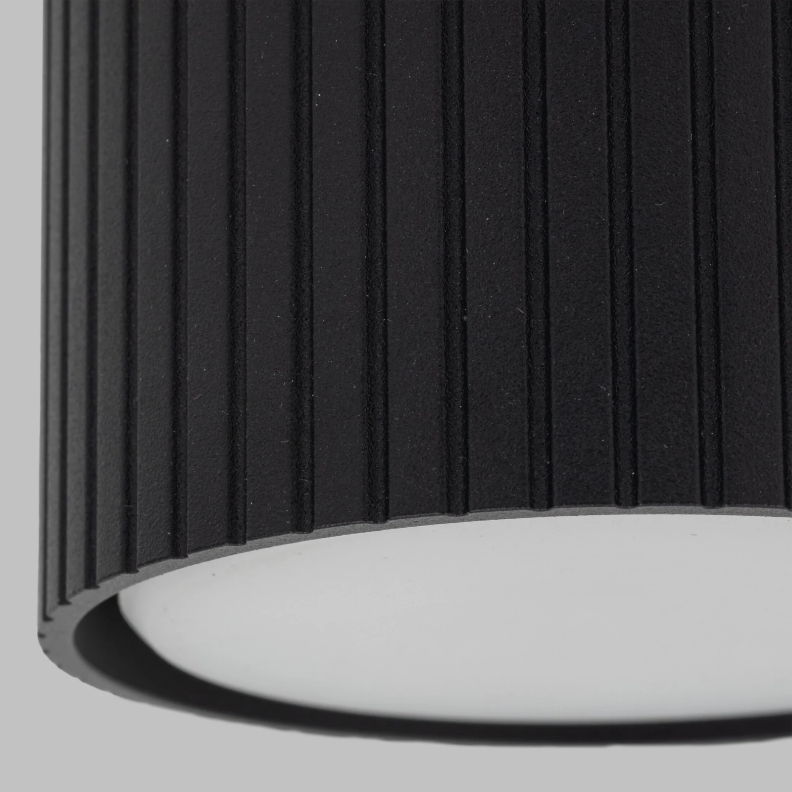 GX53 ceiling downlight 8 W – round, black, warm white