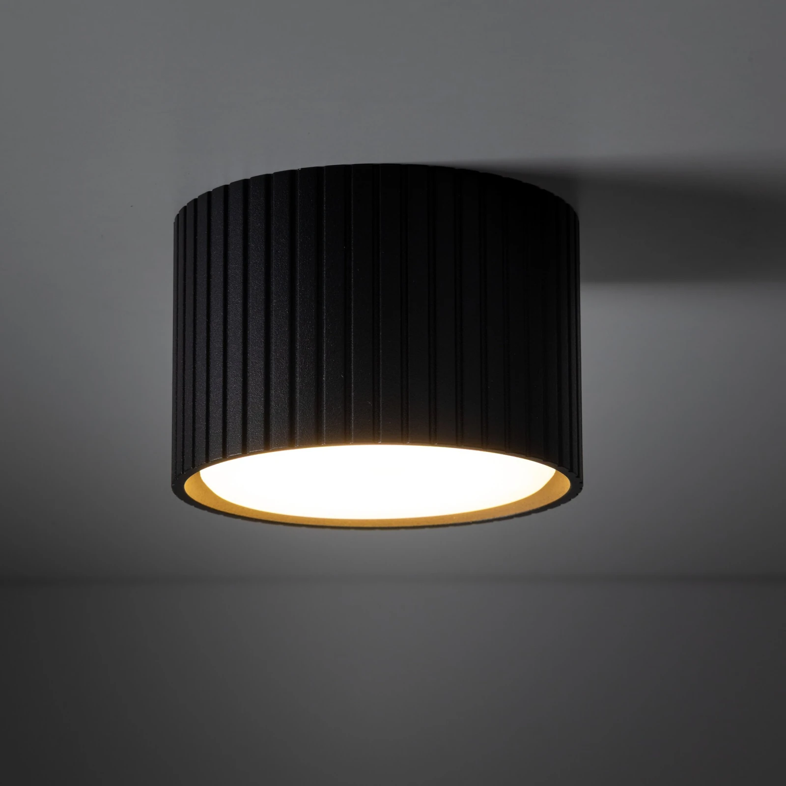 GX53 ceiling downlight 8 W – round, black, warm white