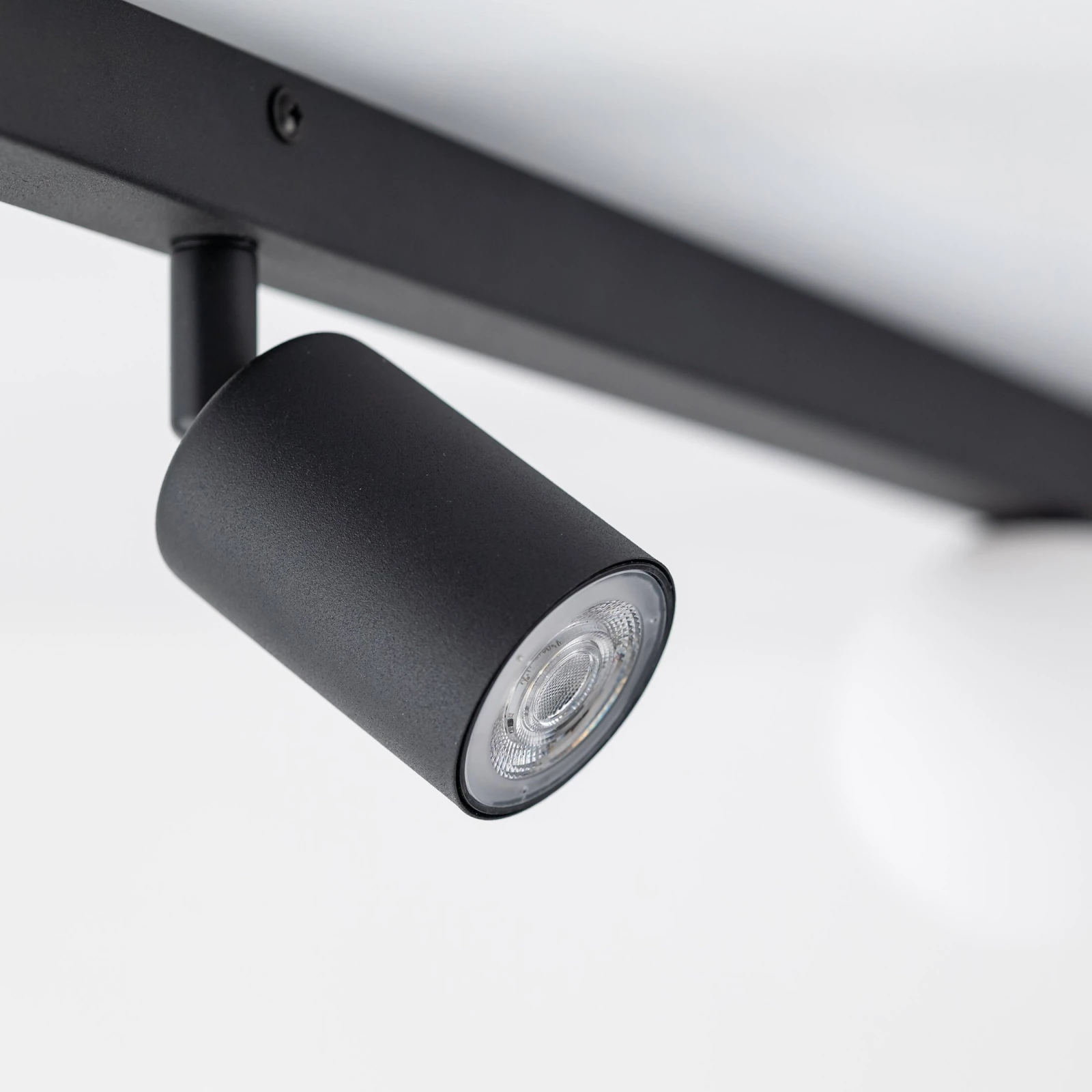 VOX ceiling light 3-light, linear, black and white, adjustable