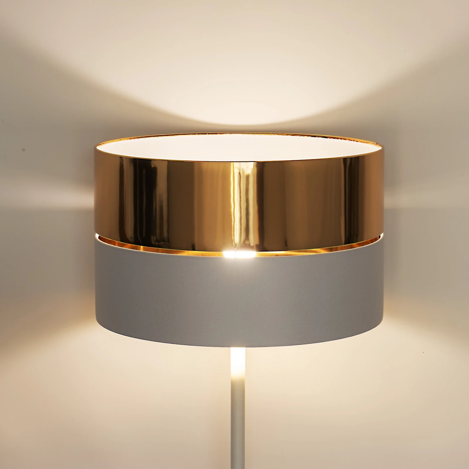 Floor lamp E27 – round white shade, gold accent