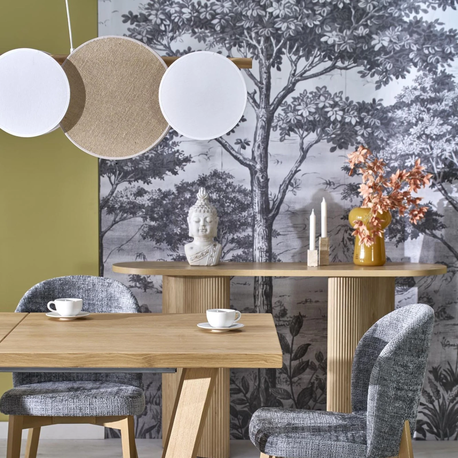 Pendant 15 W fixture – 5 linen and jute shades, wood beam