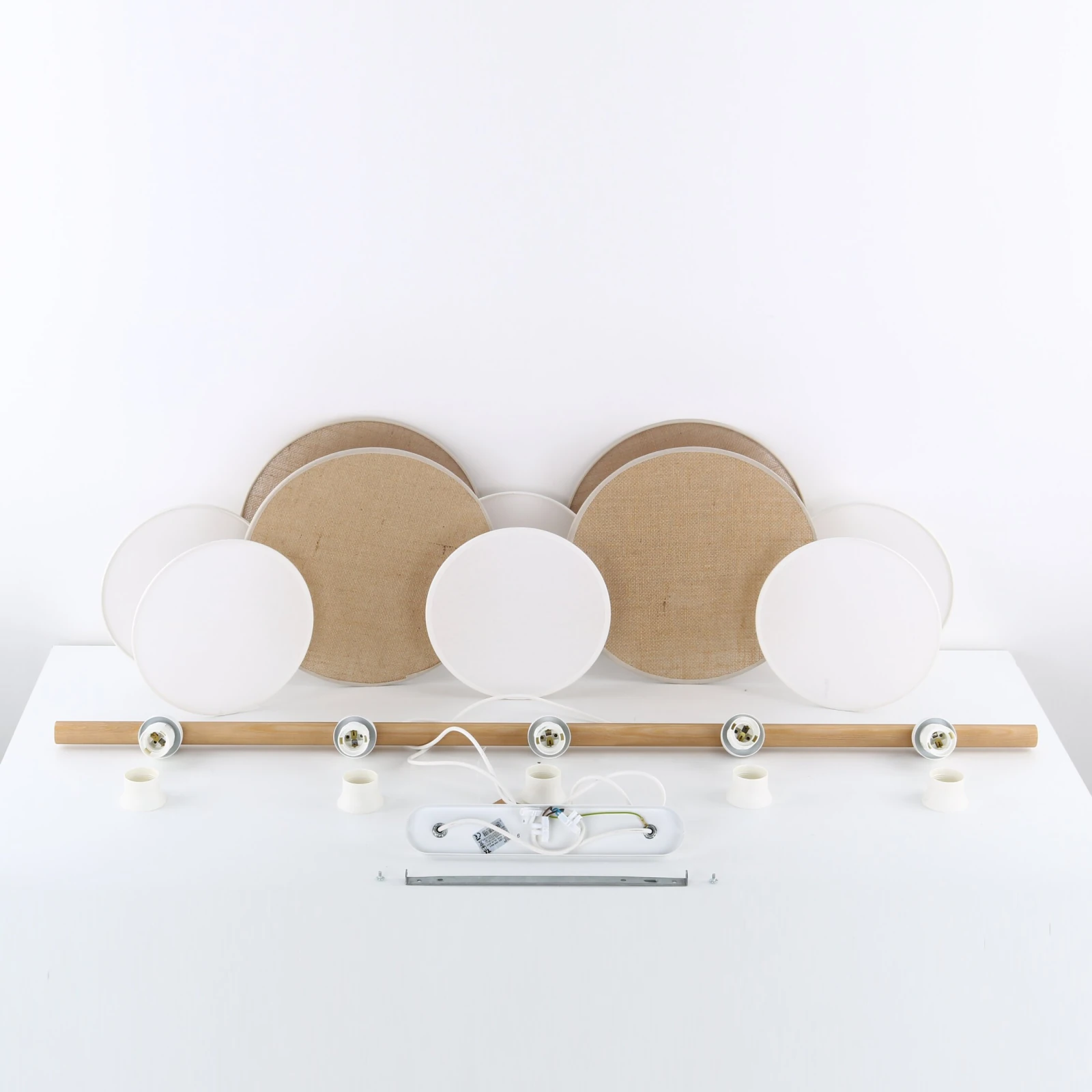 Pendant 15 W fixture – 5 linen and jute shades, wood beam