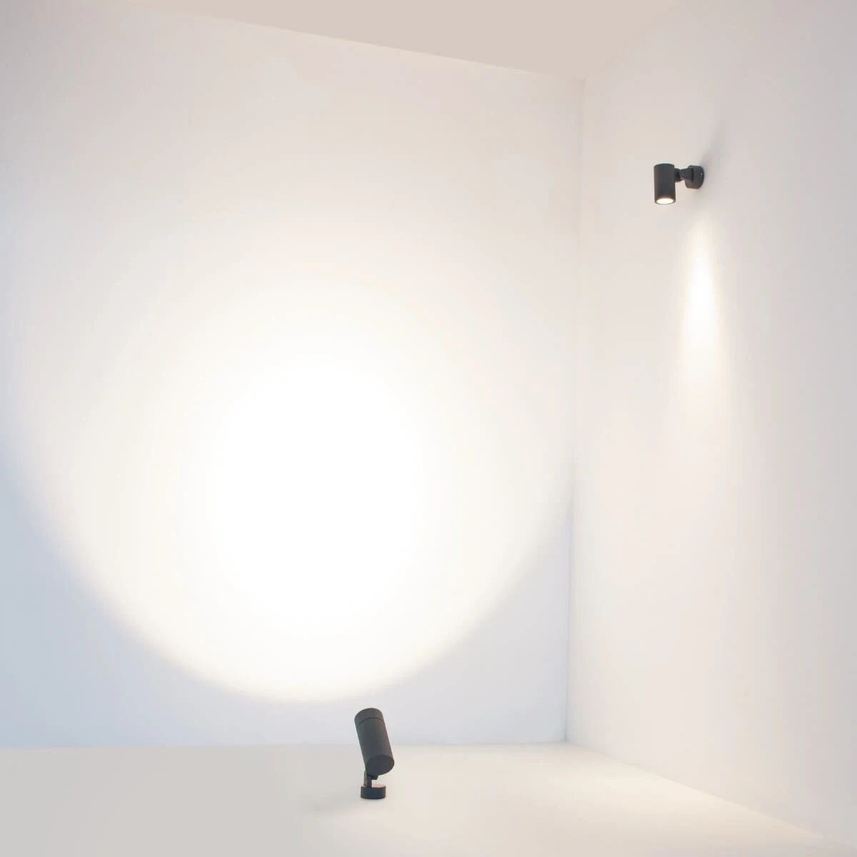 15W LED Outdoor Spotlight, Black, Adjustable Beam
